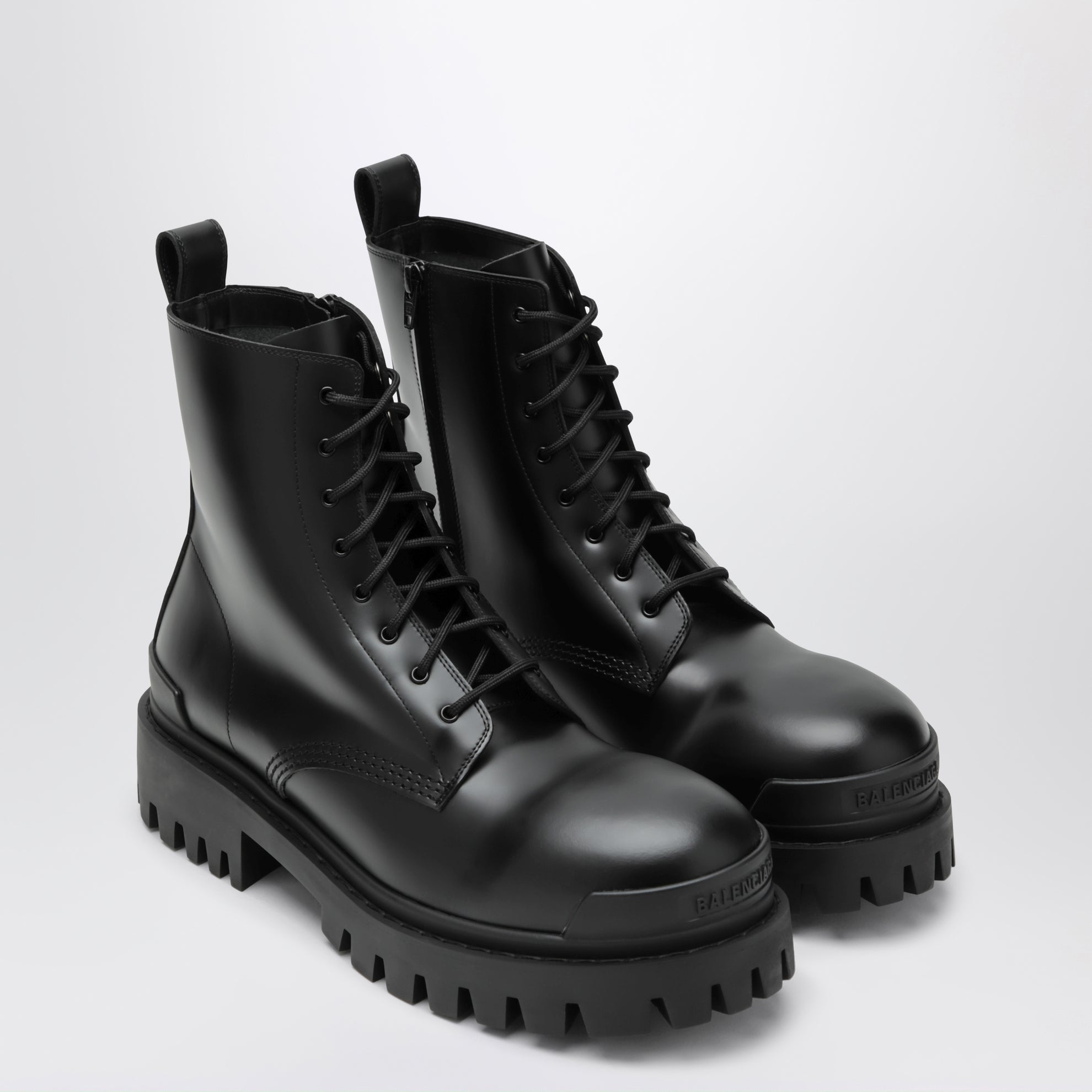 Schwarze Combat-Stiefel aus Leder