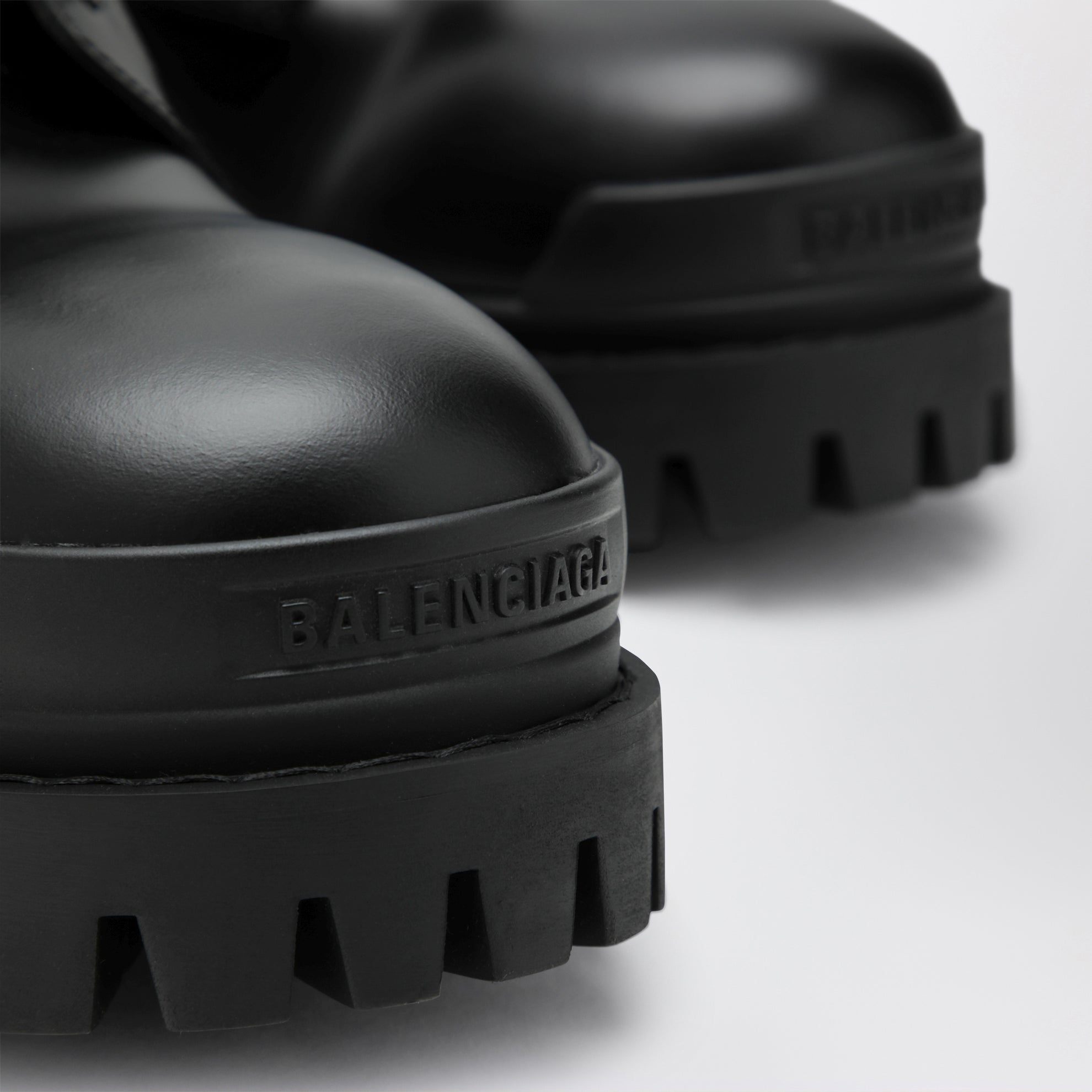 Schwarze Combat-Stiefel aus Leder