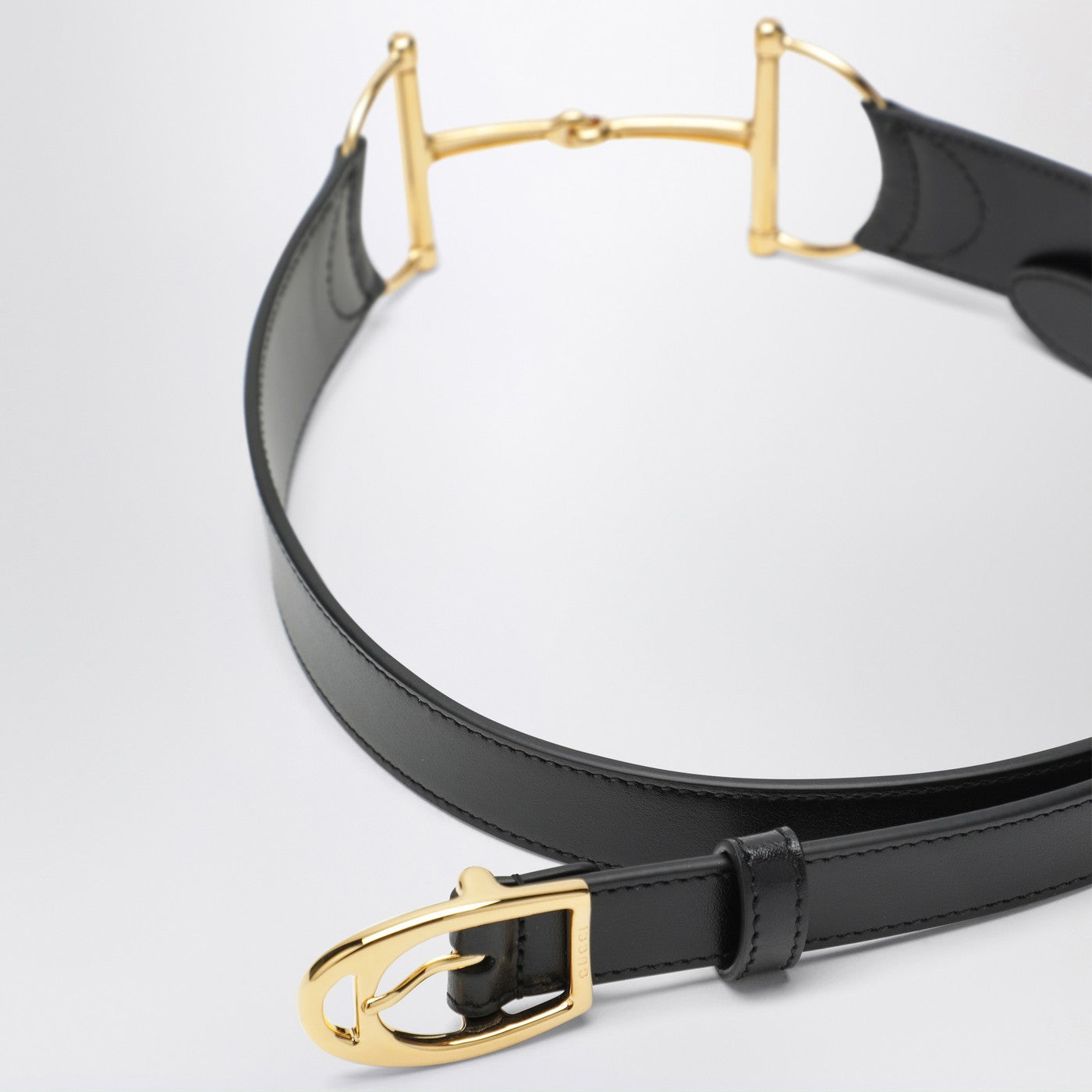 Cintura nera con Morsetto oversize
