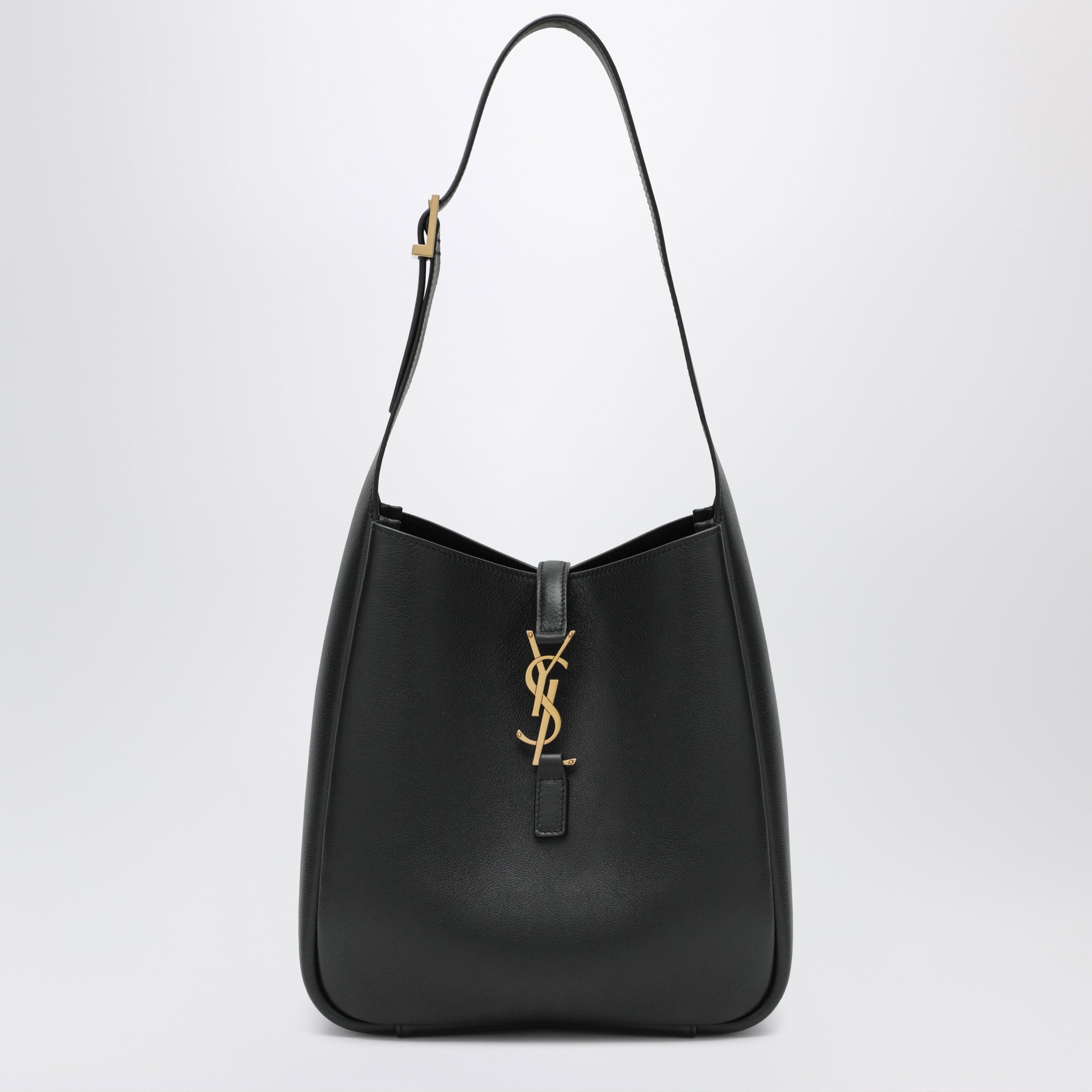 Small black LE 5 À 7 bag in textured leather