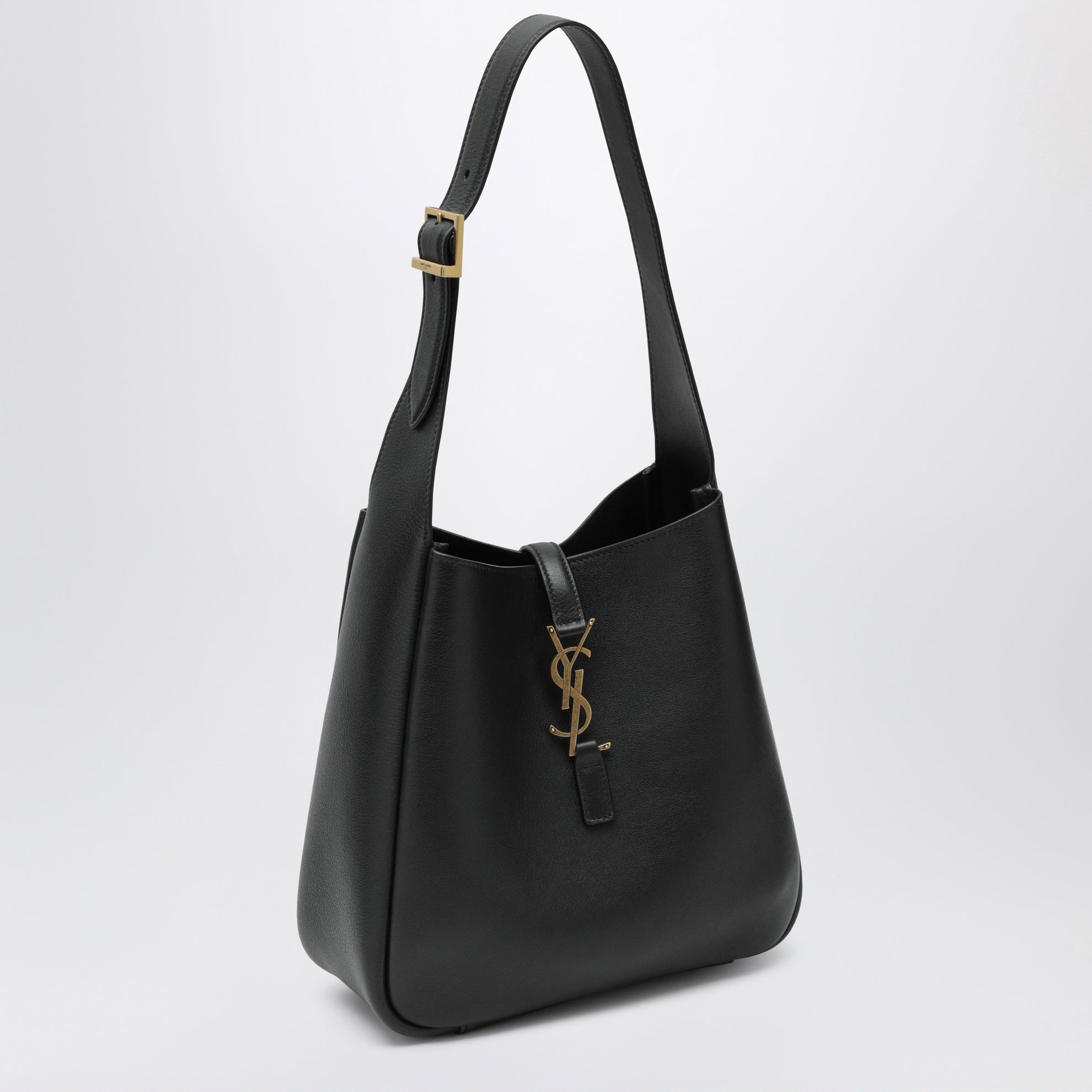 Small black LE 5 À 7 bag in textured leather