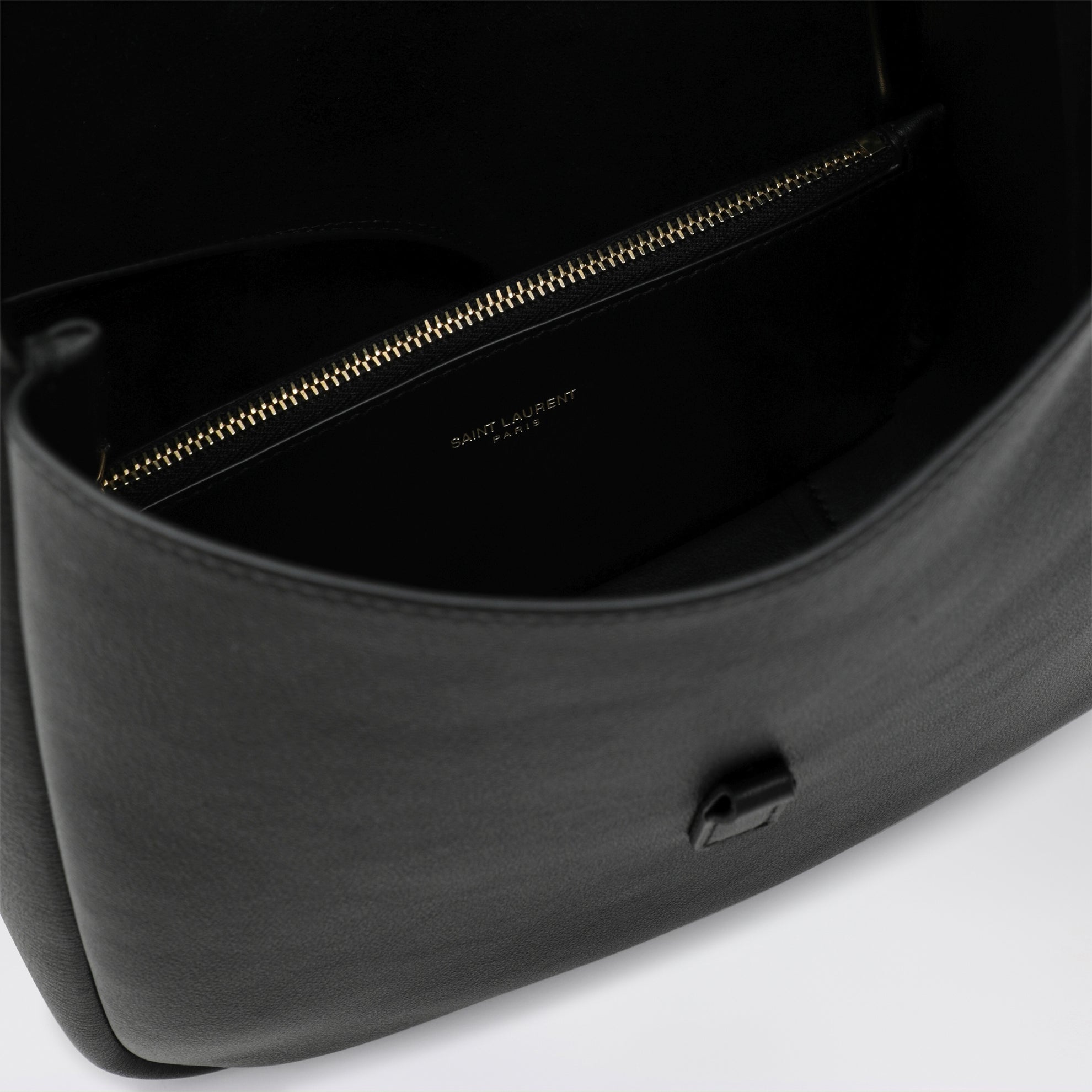 Small black LE 5 À 7 bag in textured leather