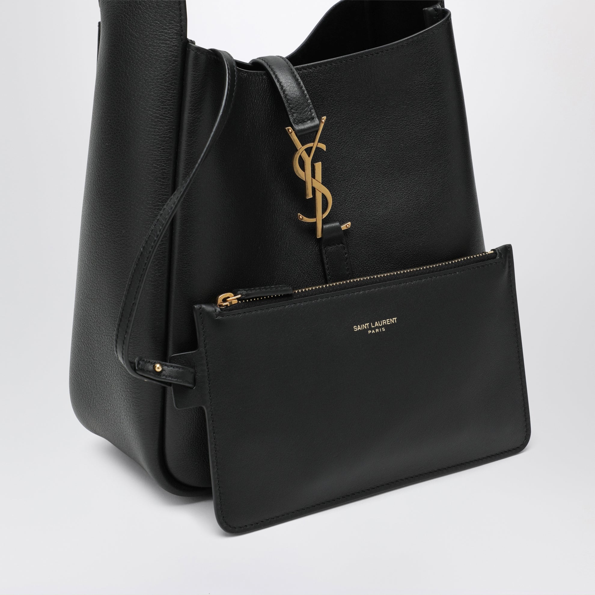 Small black LE 5 À 7 bag in textured leather