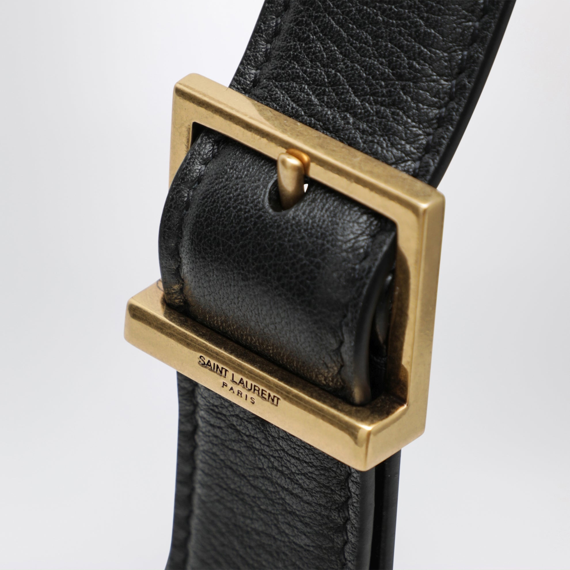 Small black LE 5 À 7 bag in textured leather