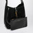 Schwarze Le 5 À 7 Schultertasche aus Ponyfell-Leder