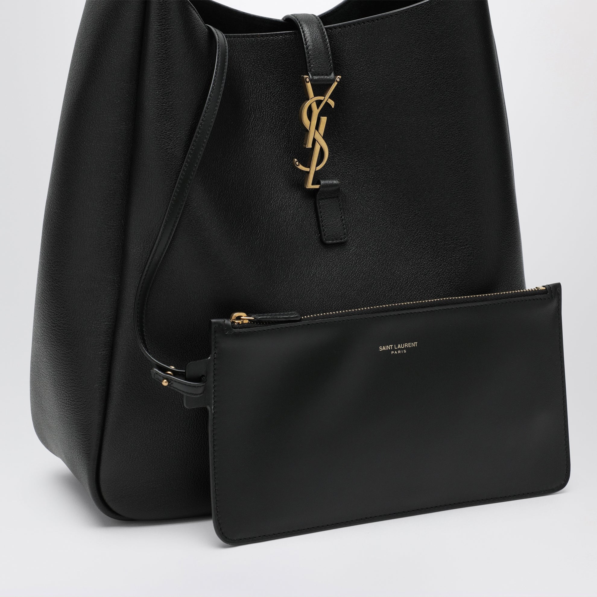 Black LE 5 À 7 Large Bag In Grained Leather
