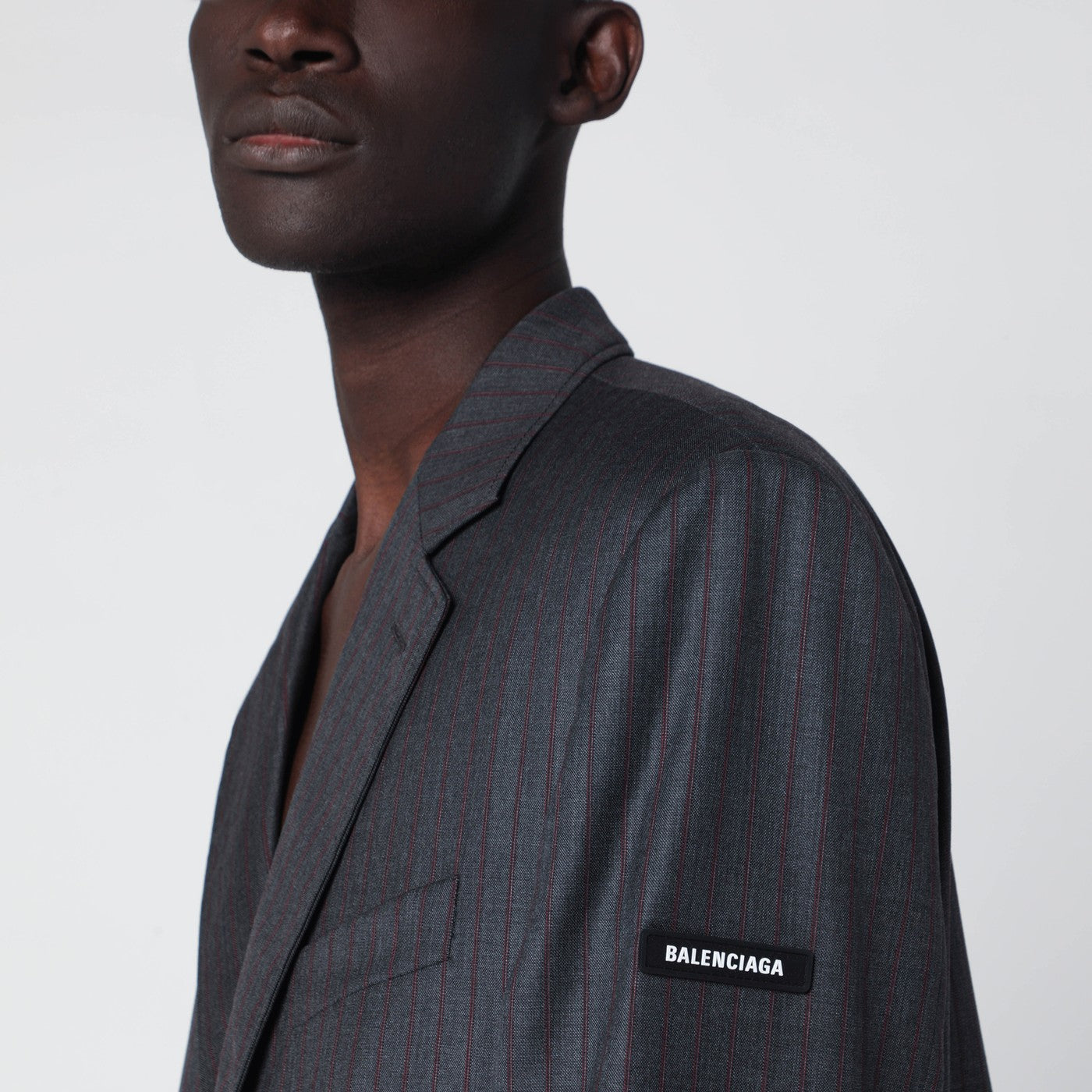 Veste à un bouton en laine grise à rayures