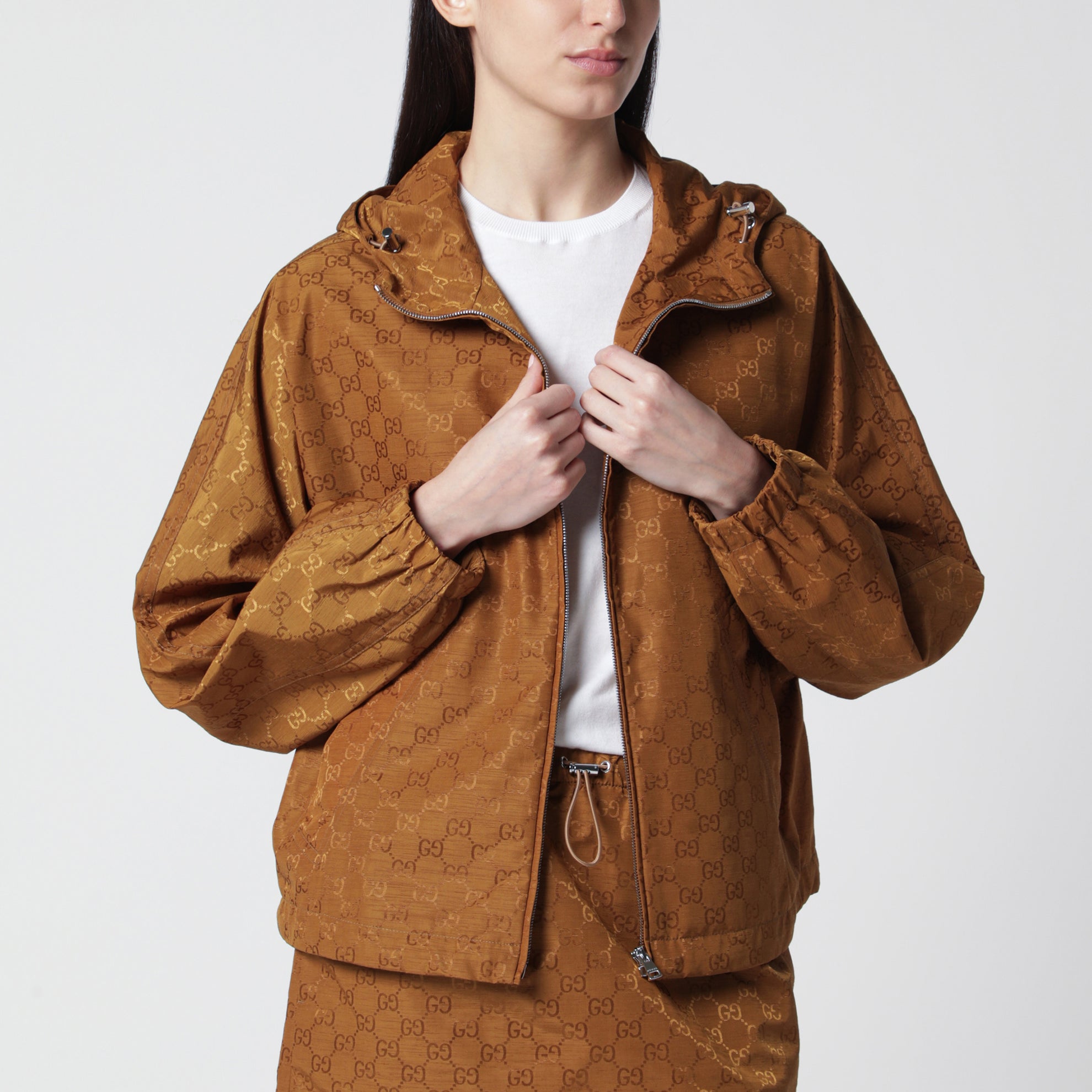 Jacke aus technischem Jacquardstoff mit braunem GG-Muster