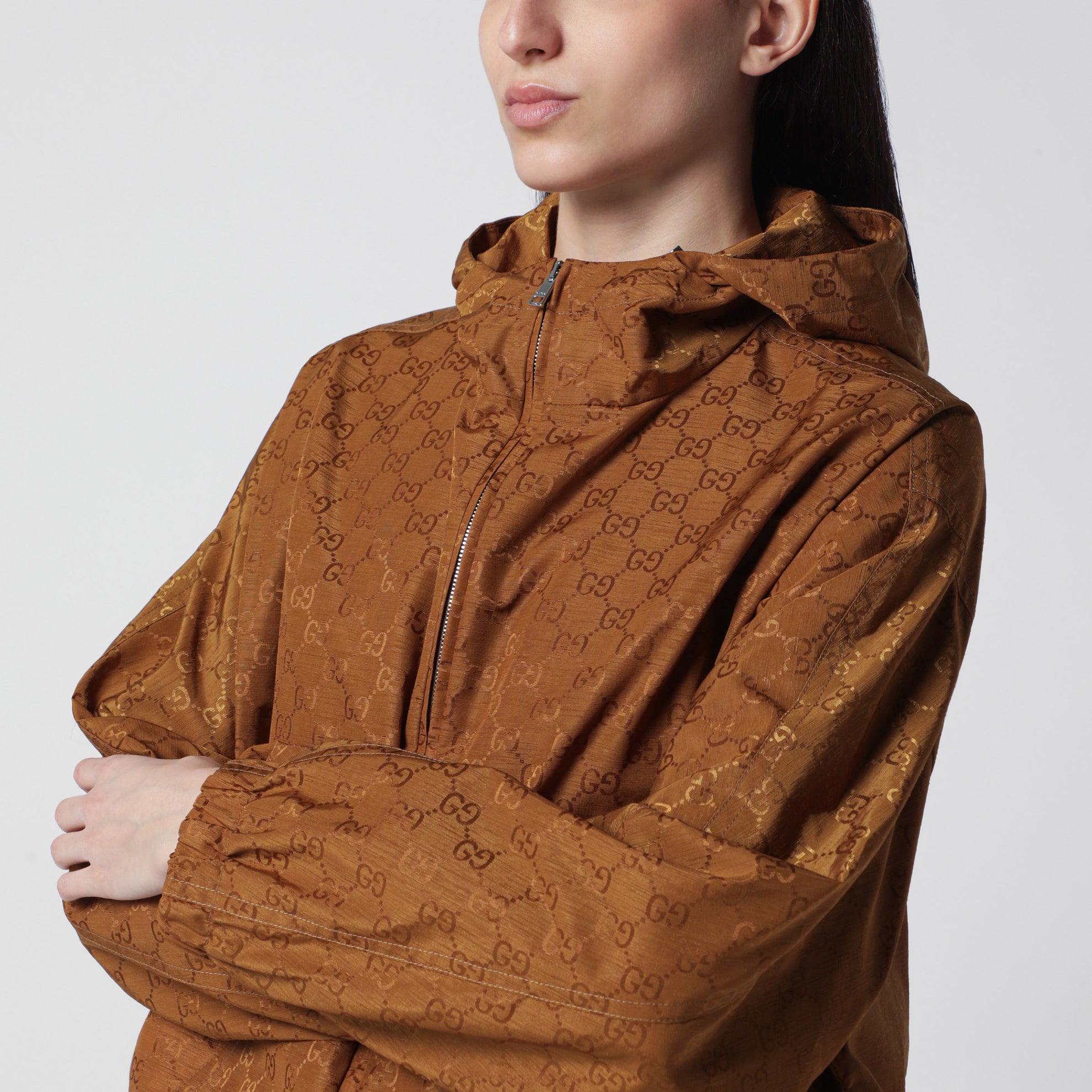 Jacke aus technischem Jacquardstoff mit braunem GG-Muster