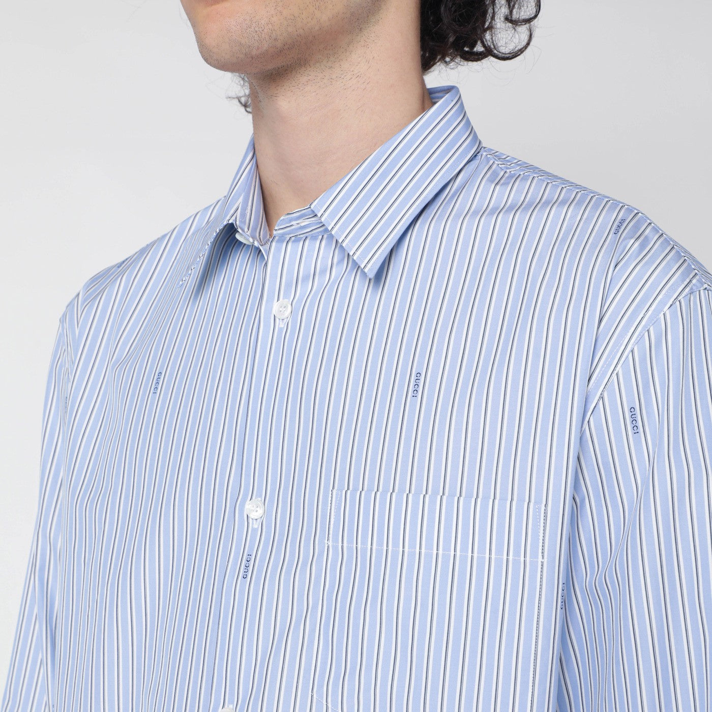 Camicia celeste a righe in popeline di cotone