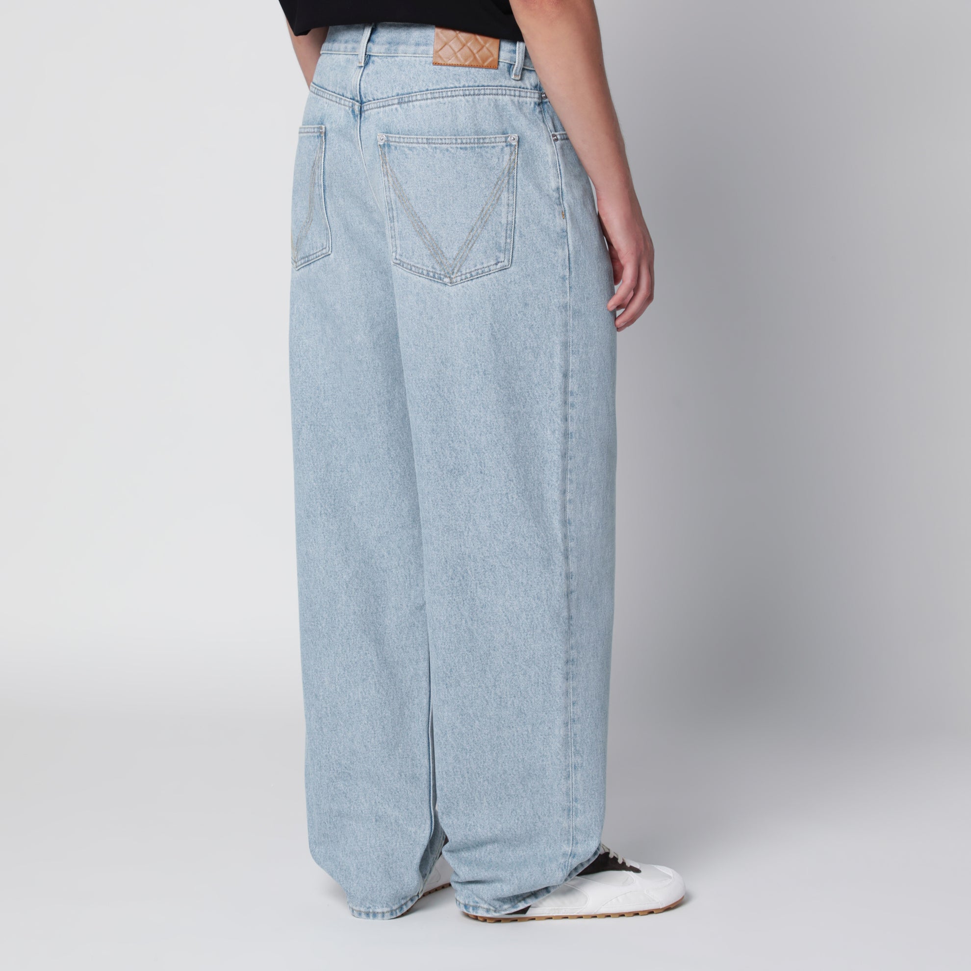 Jeans a gamba ampia con lavaggio Sky Bleached