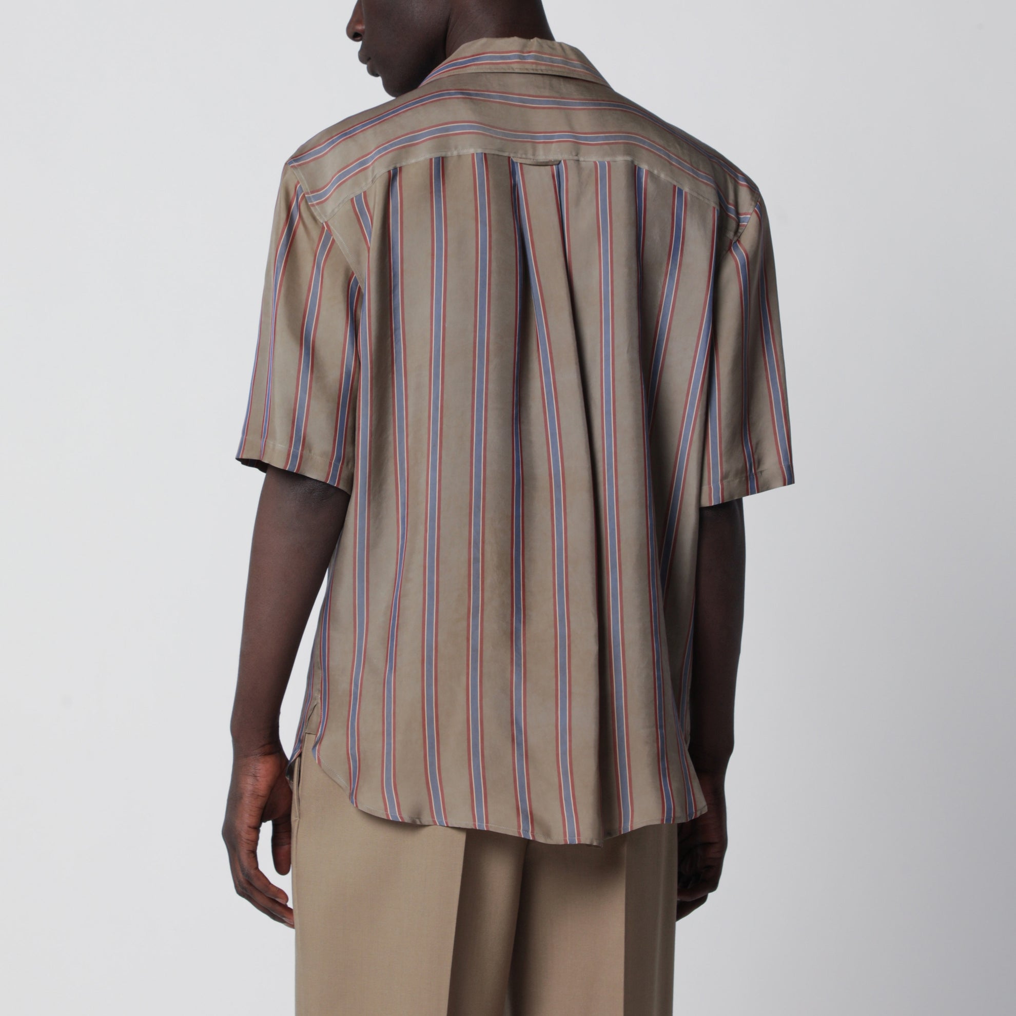 Camicia boxy a maniche corte in cupro marrone