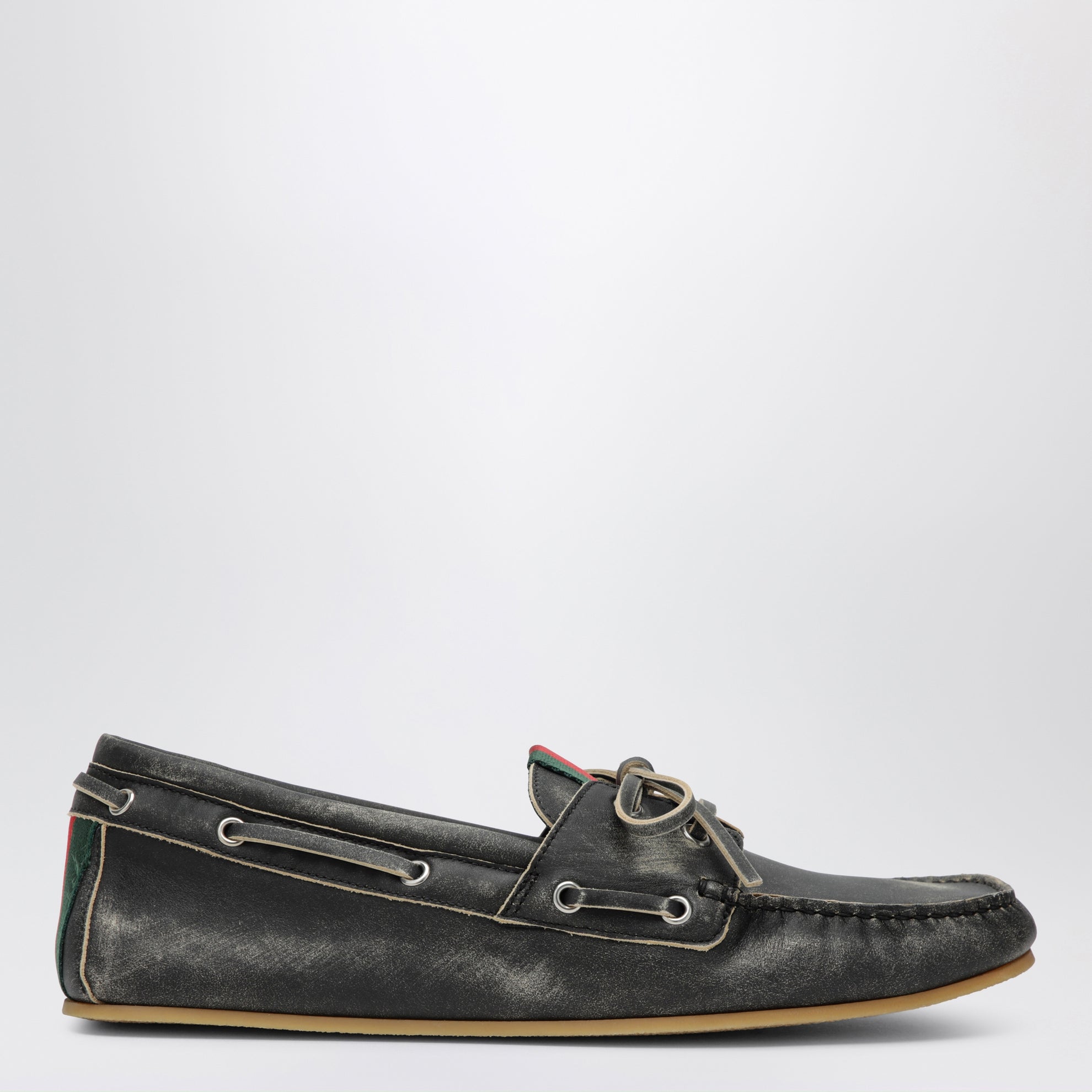 Black boat shoes with washed effect
