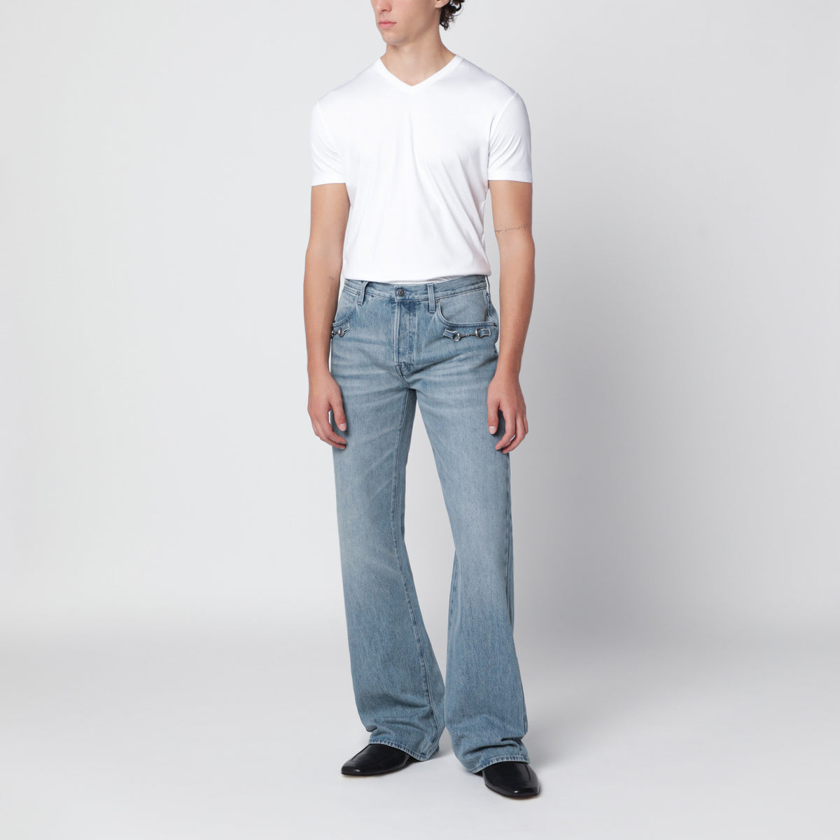 Jean flare bleu clair avec Horsebit en denim