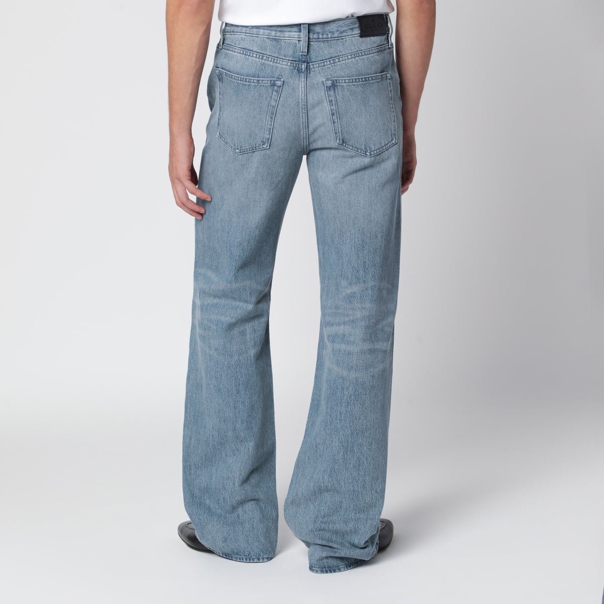 Jean flare bleu clair avec Horsebit en denim