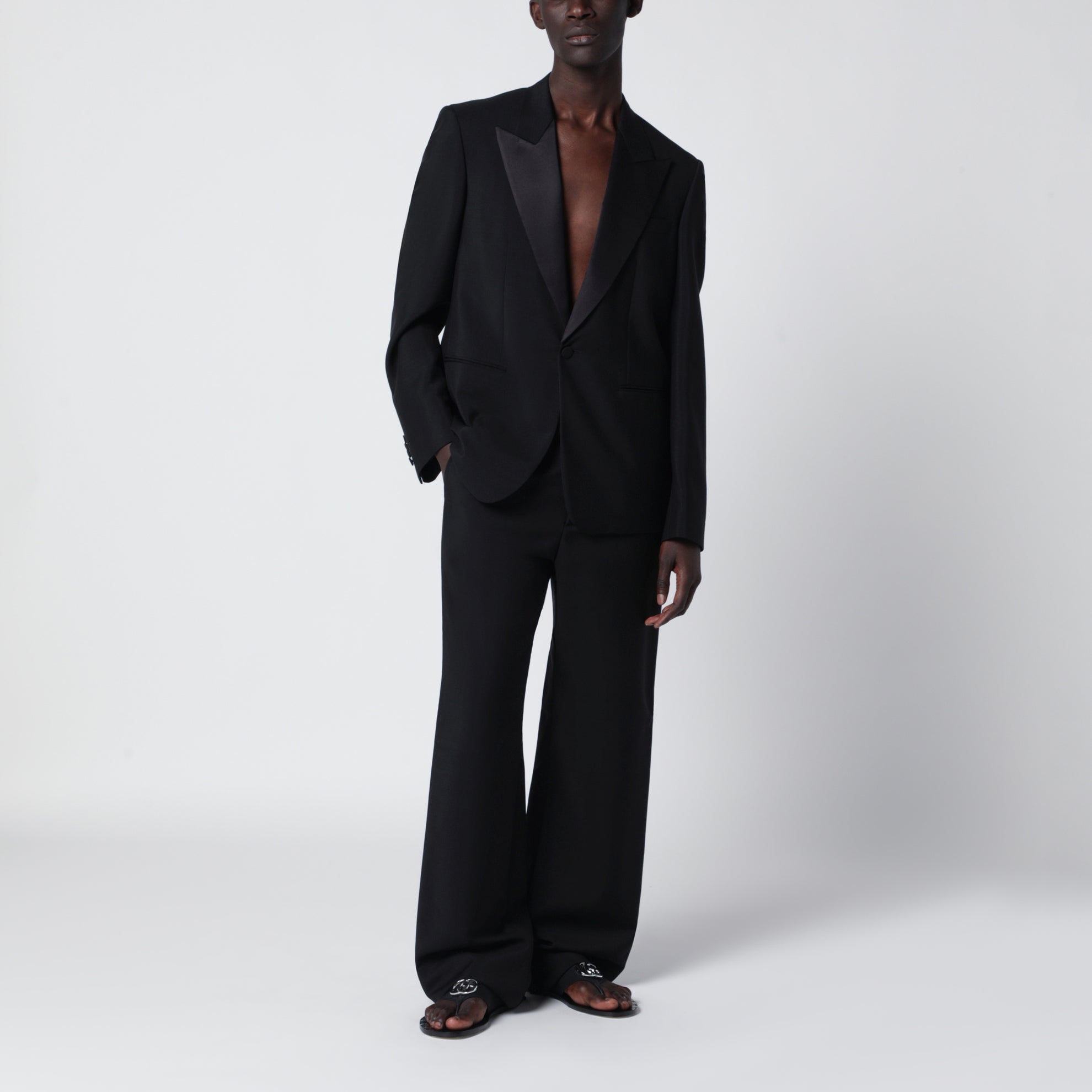 Abito nero in tessuto di lana mohair fine