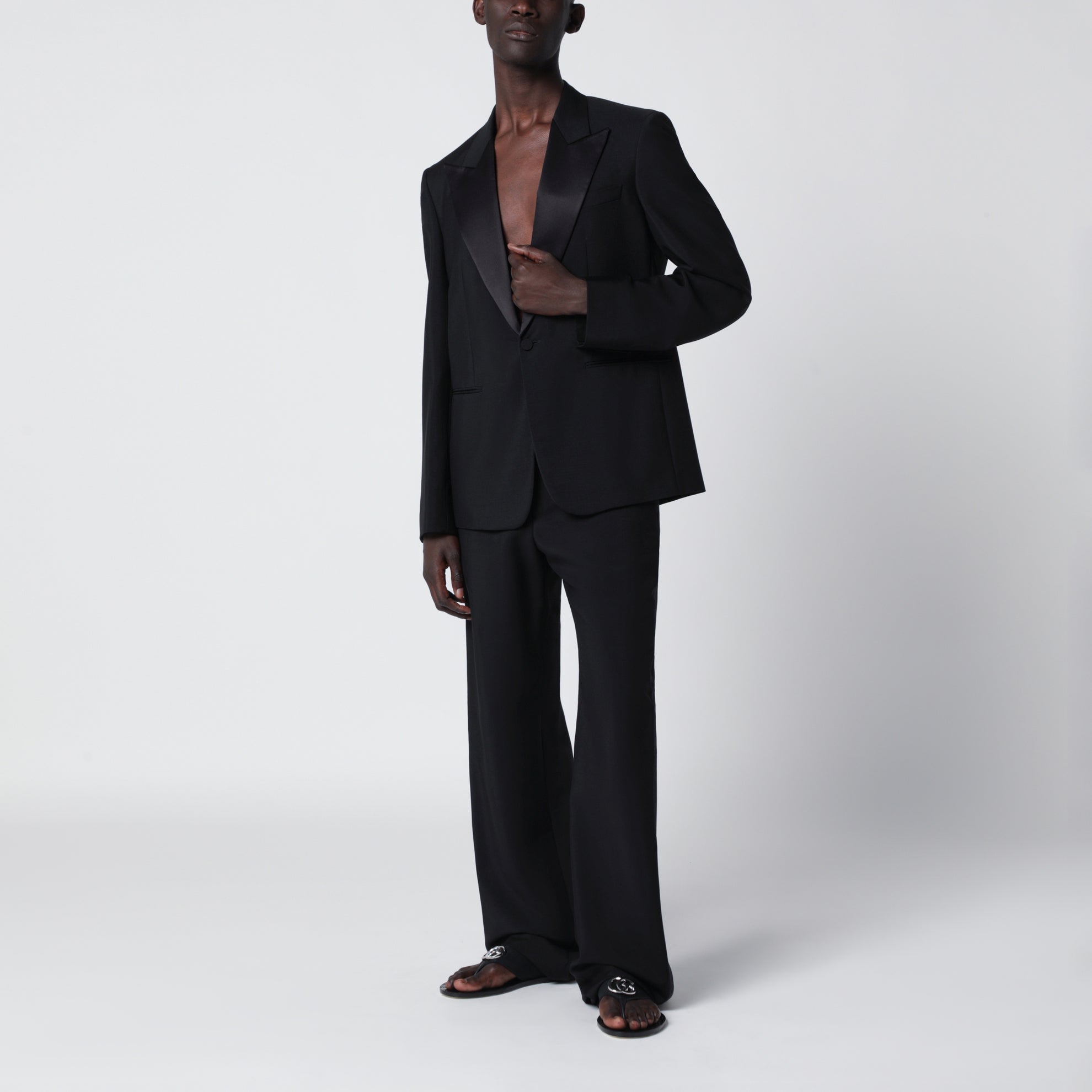 Abito nero in tessuto di lana mohair fine