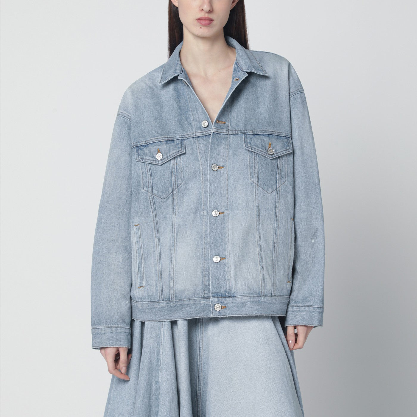 Giacca in denim azzurra effetto vintage