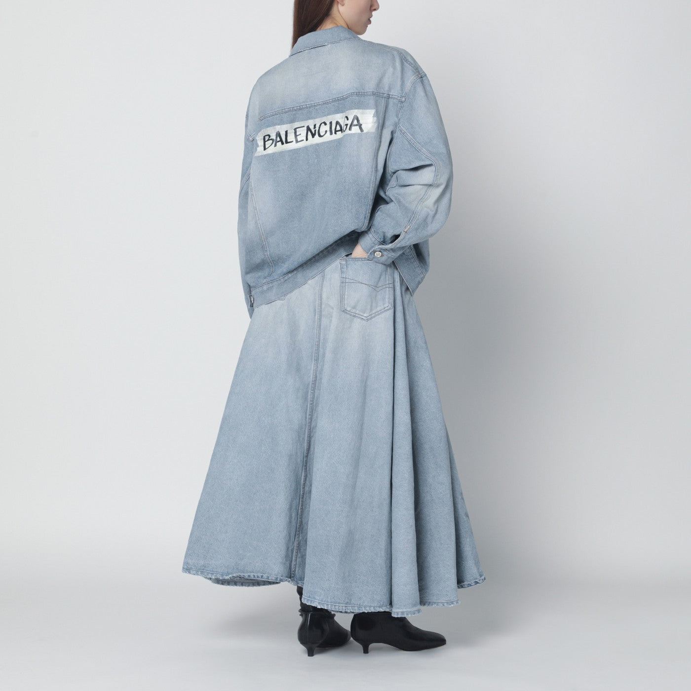 Giacca in denim azzurra effetto vintage