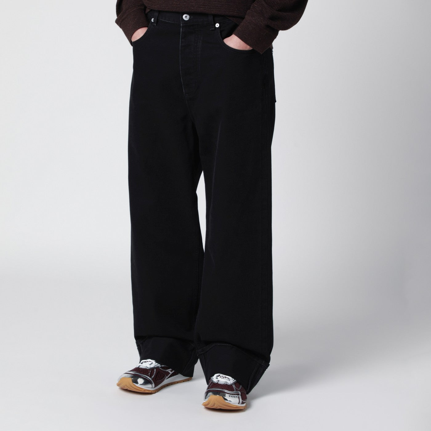 Jeans mit Umschlag in verblasstem Schwarz