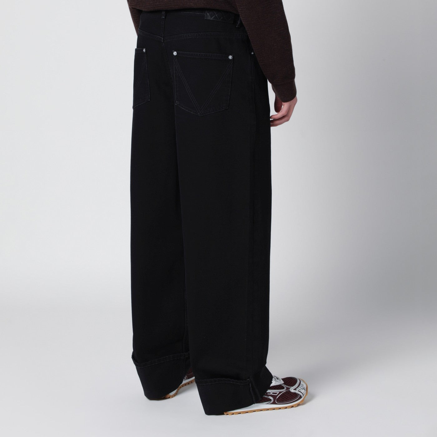 Jeans mit Umschlag in verblasstem Schwarz