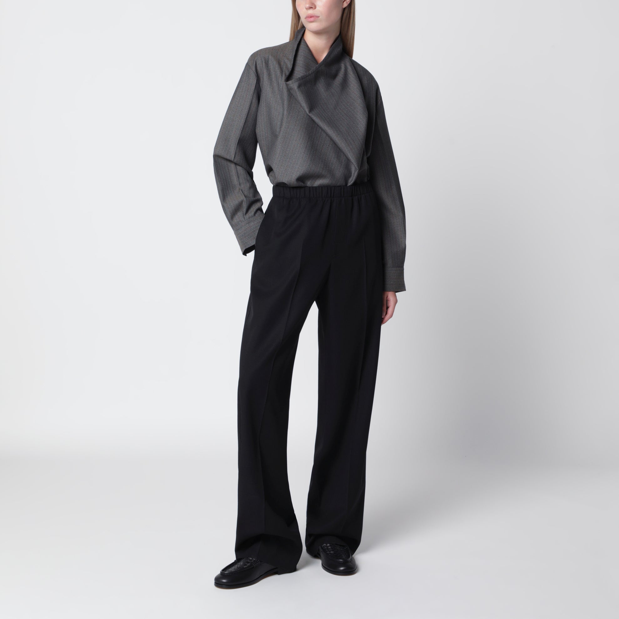 Blusa in tela di lana leggera grigia mélange