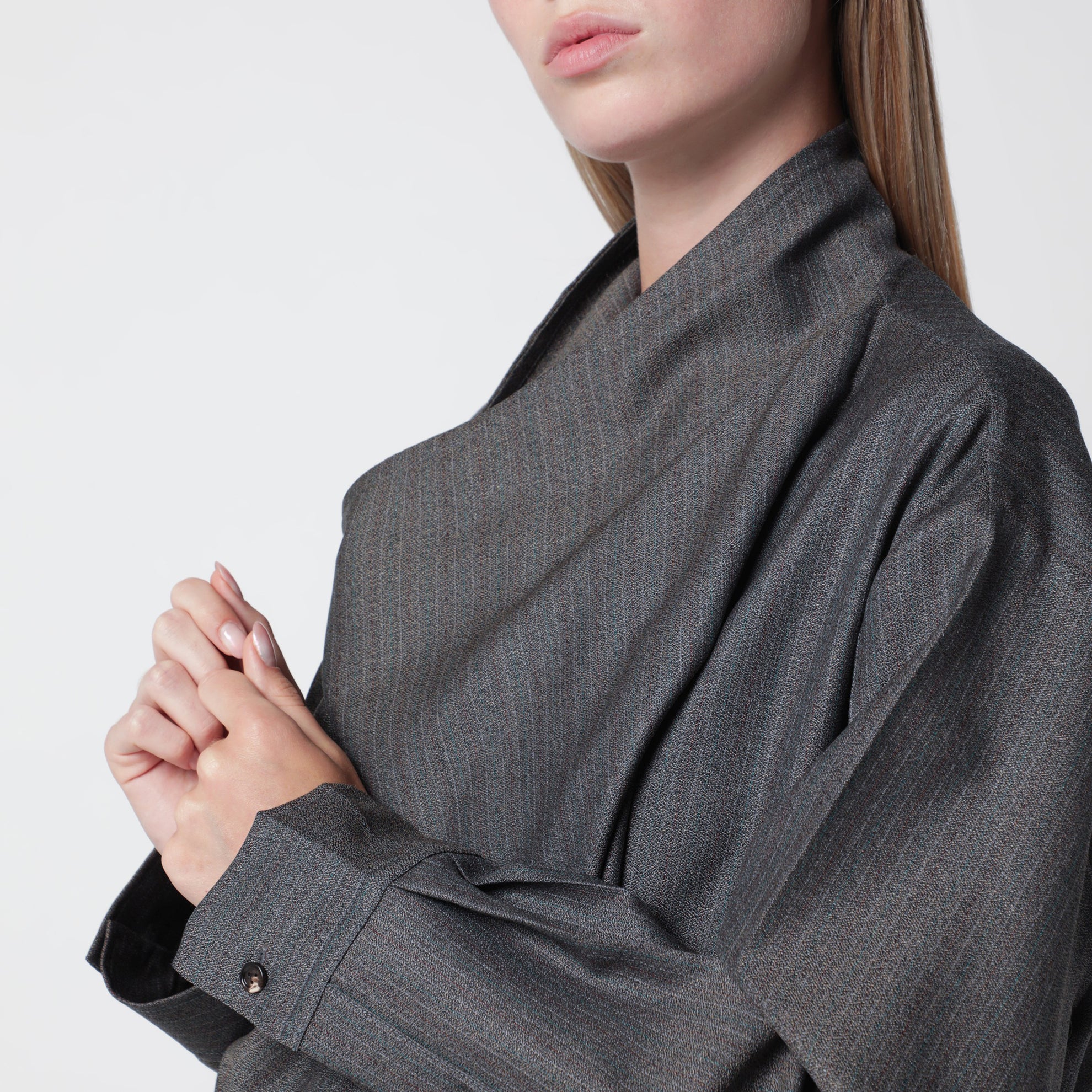 Blusa in tela di lana leggera grigia mélange