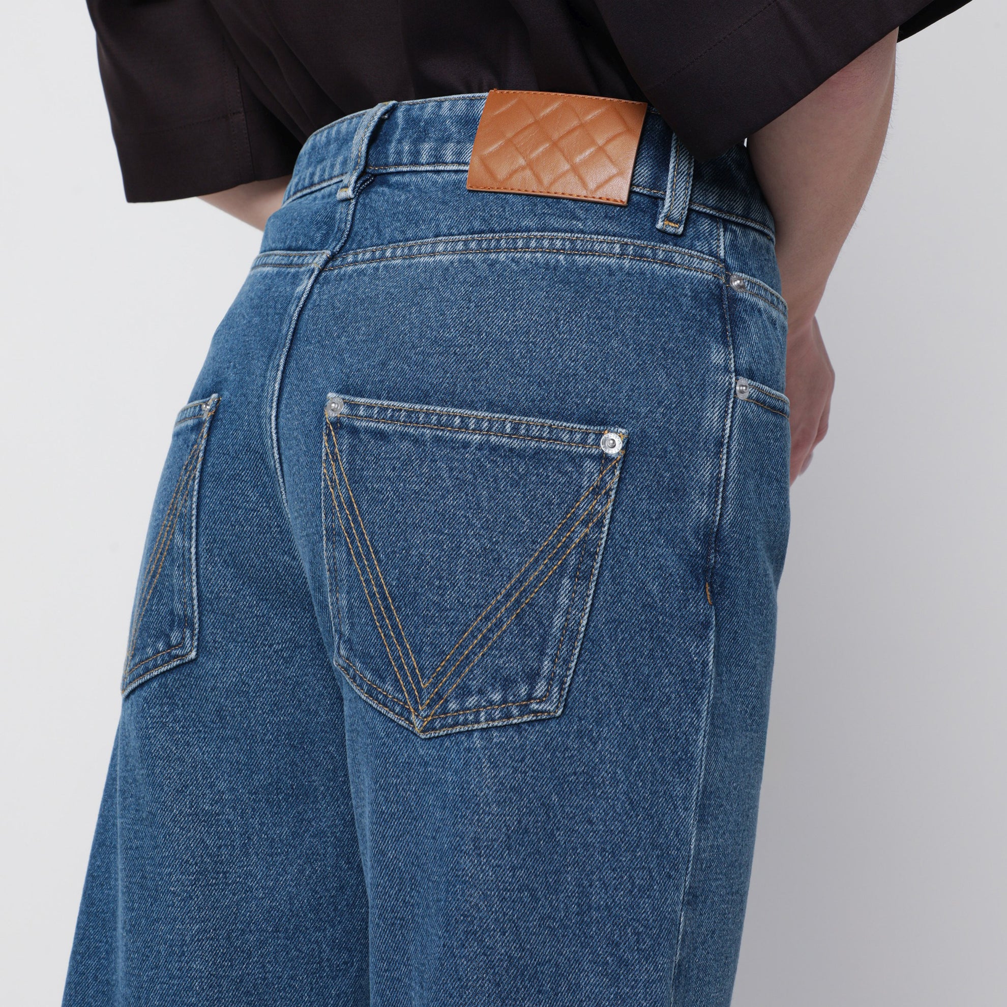 Straight-leg jeans in medium indigo wash