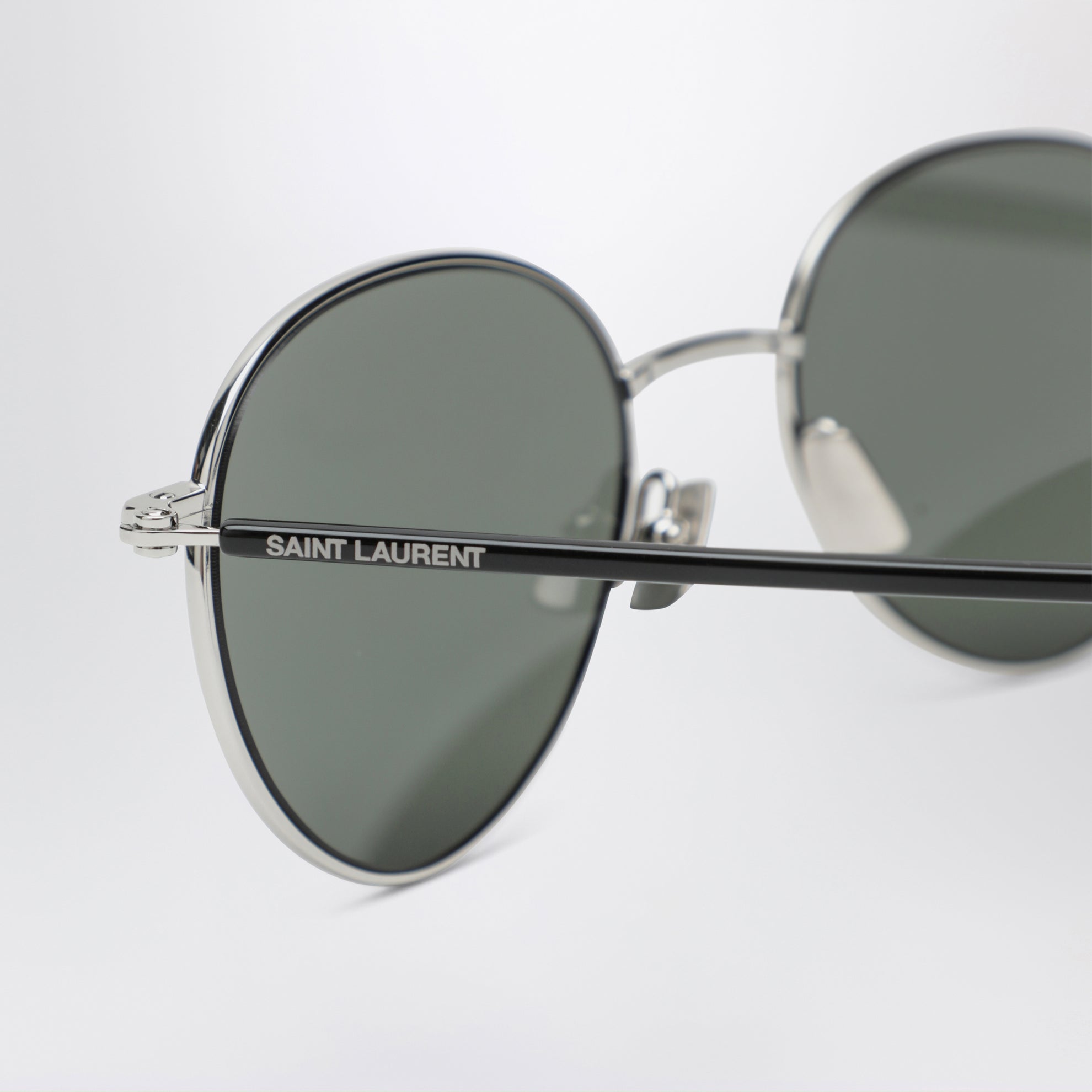 Silver oval metal sunglasses