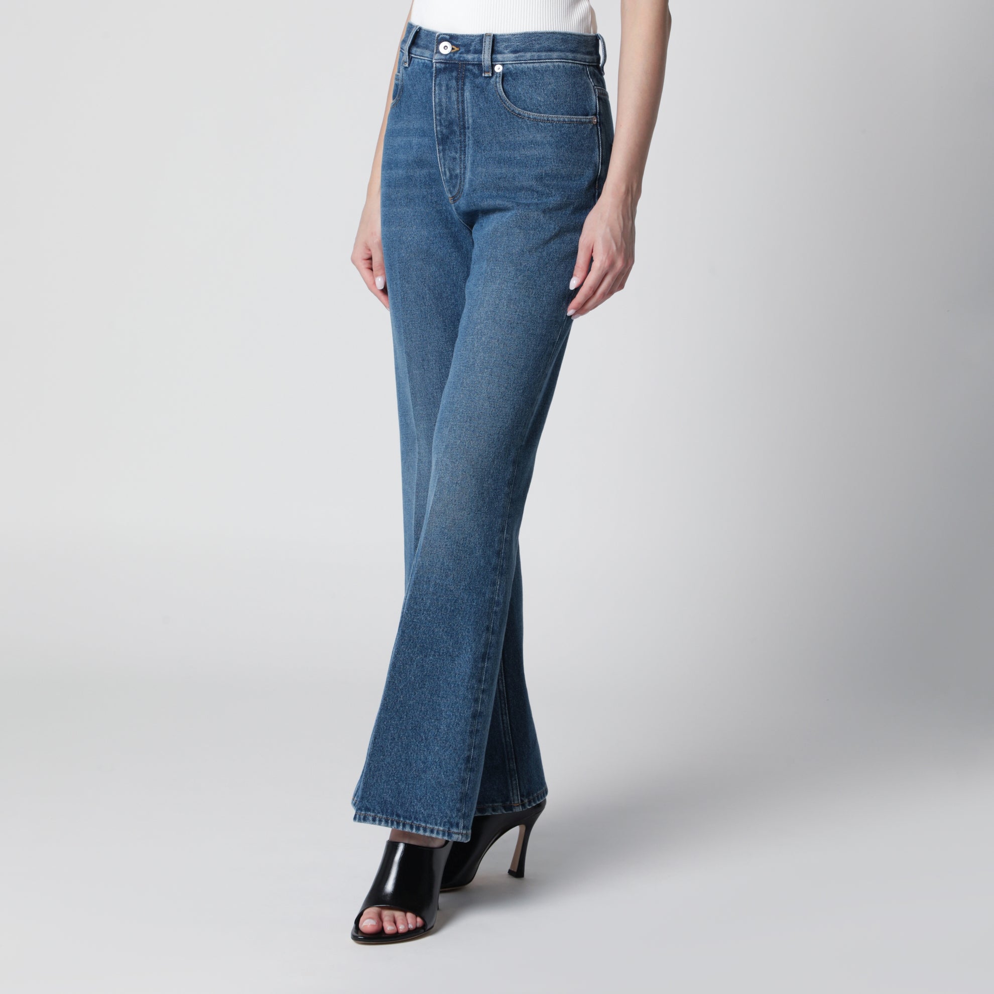 Jeans svasati a vita alta in denim indaco
