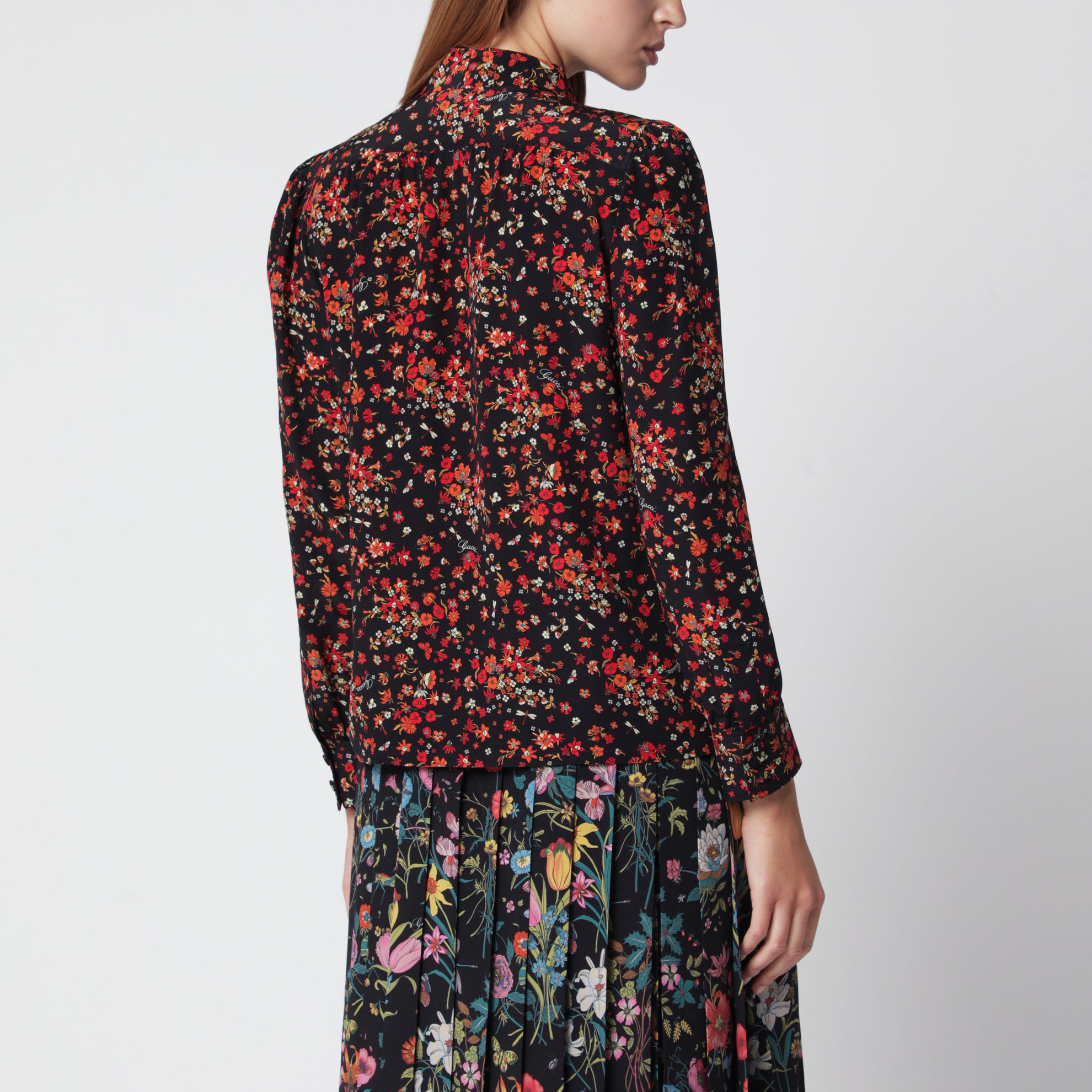 Printed silk shirt with bow in black/red
