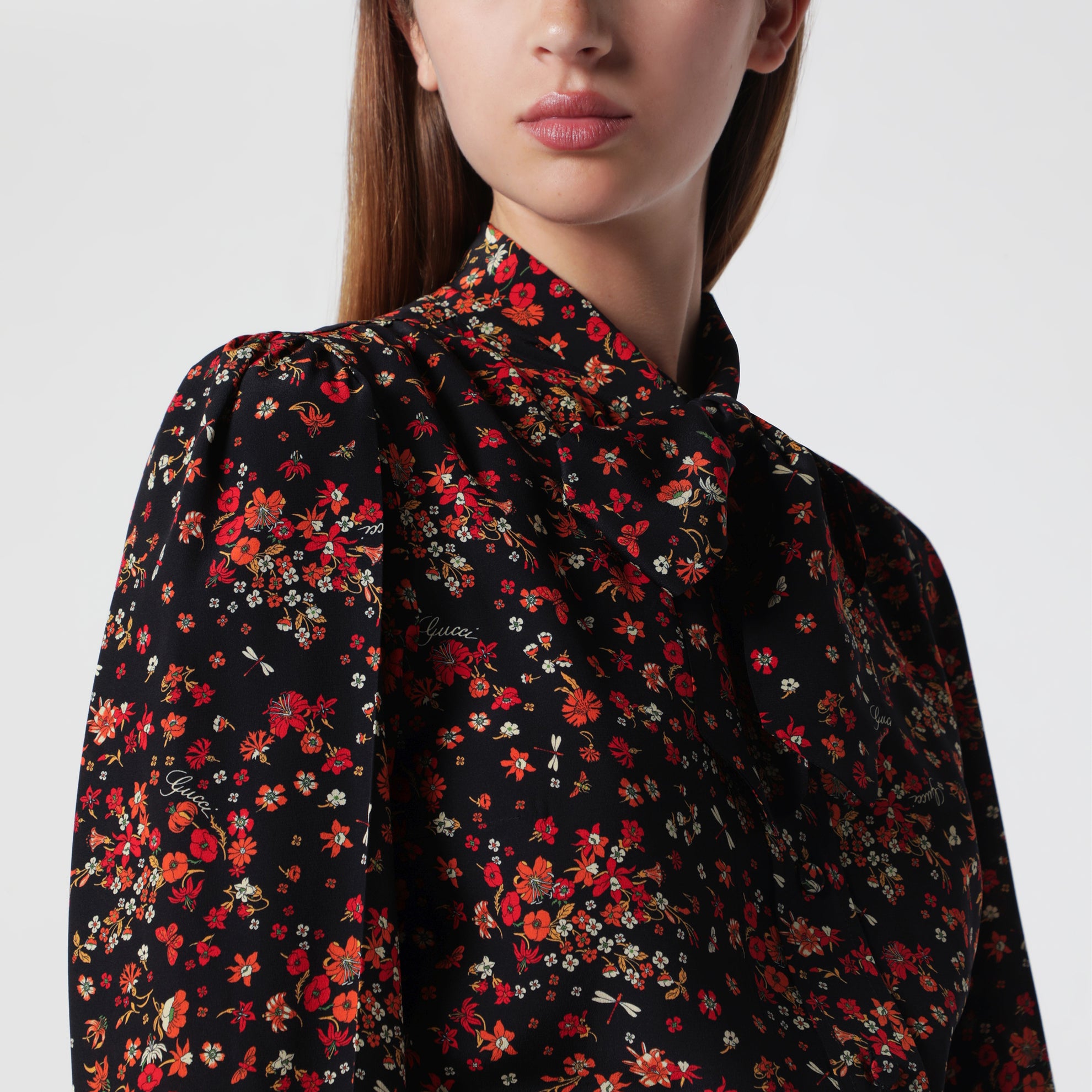 Printed silk shirt with bow in black/red