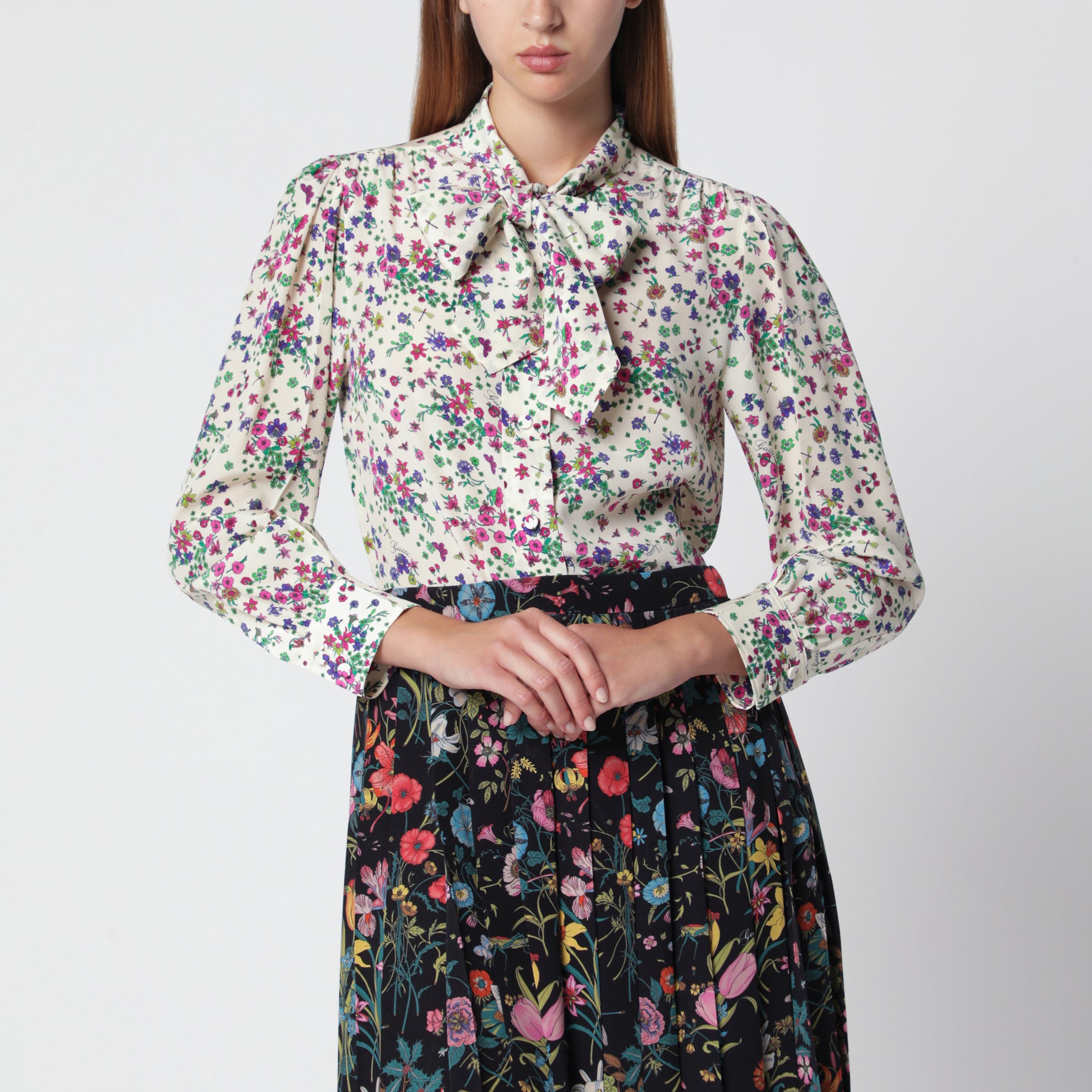 Camicia in seta stampata con fiocco avorio/rosa