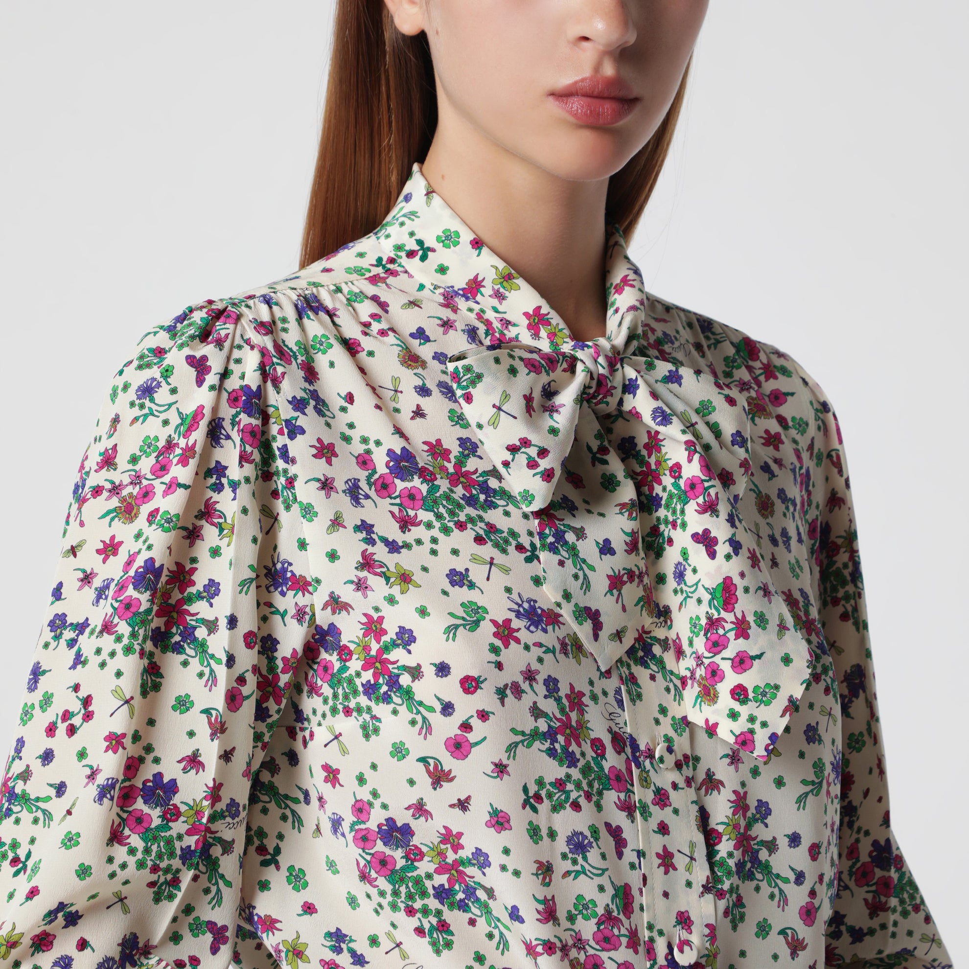 Camicia in seta stampata con fiocco avorio/rosa