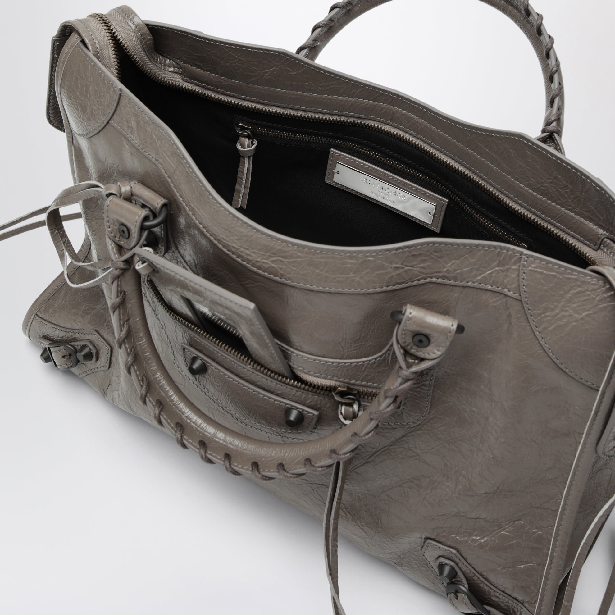 Le City medium handbag in dark walnut leather