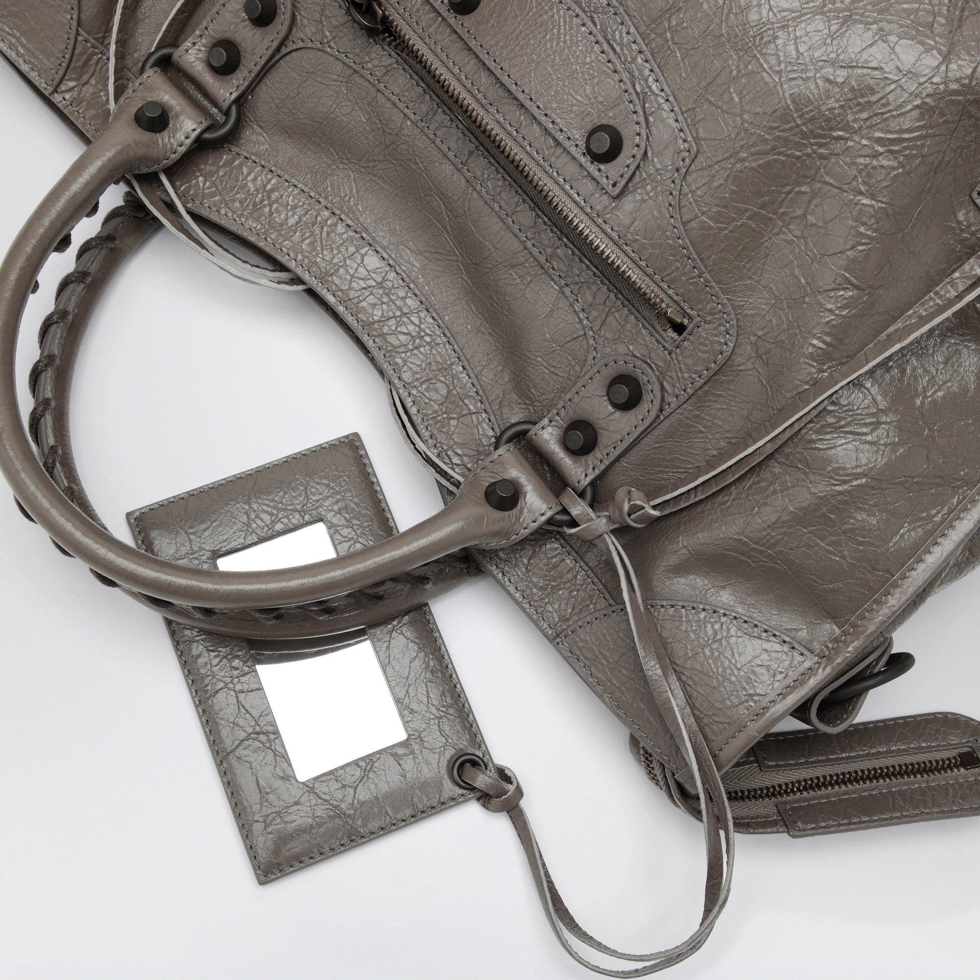 Le City medium handbag in dark walnut leather
