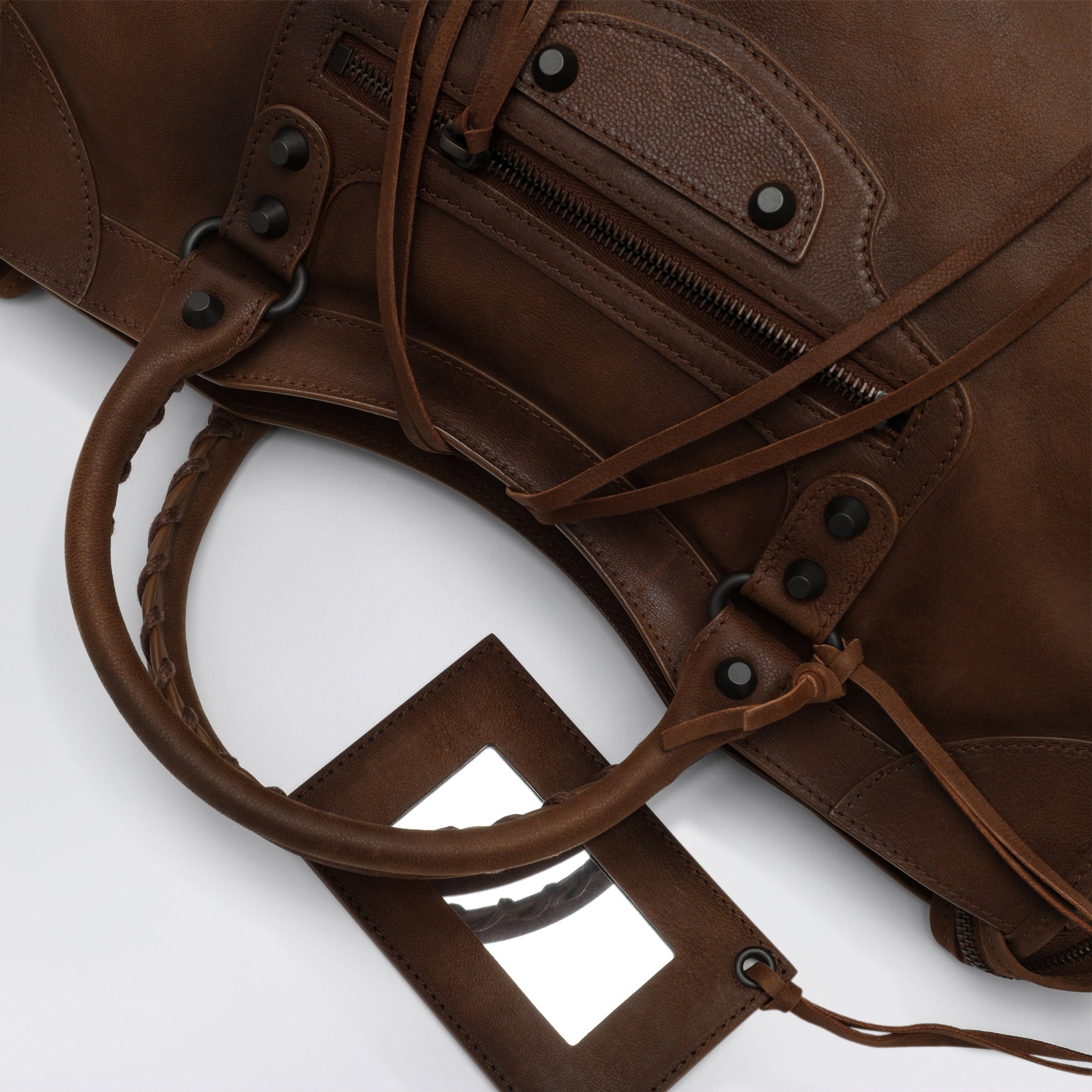 Le City Medium caramel leather bag