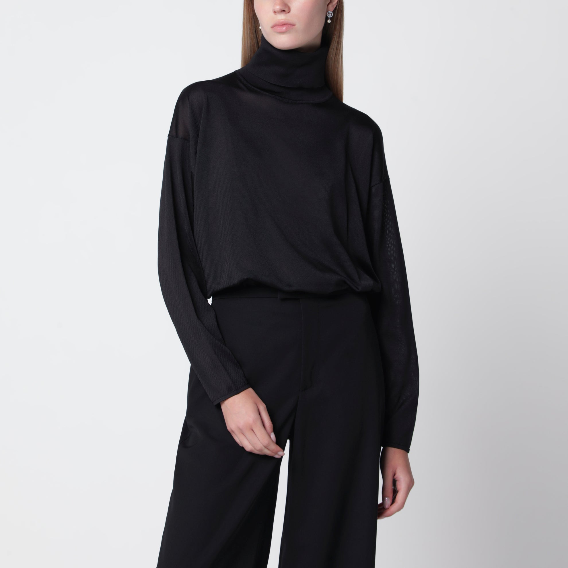 Pull à col roulé en soie noir
