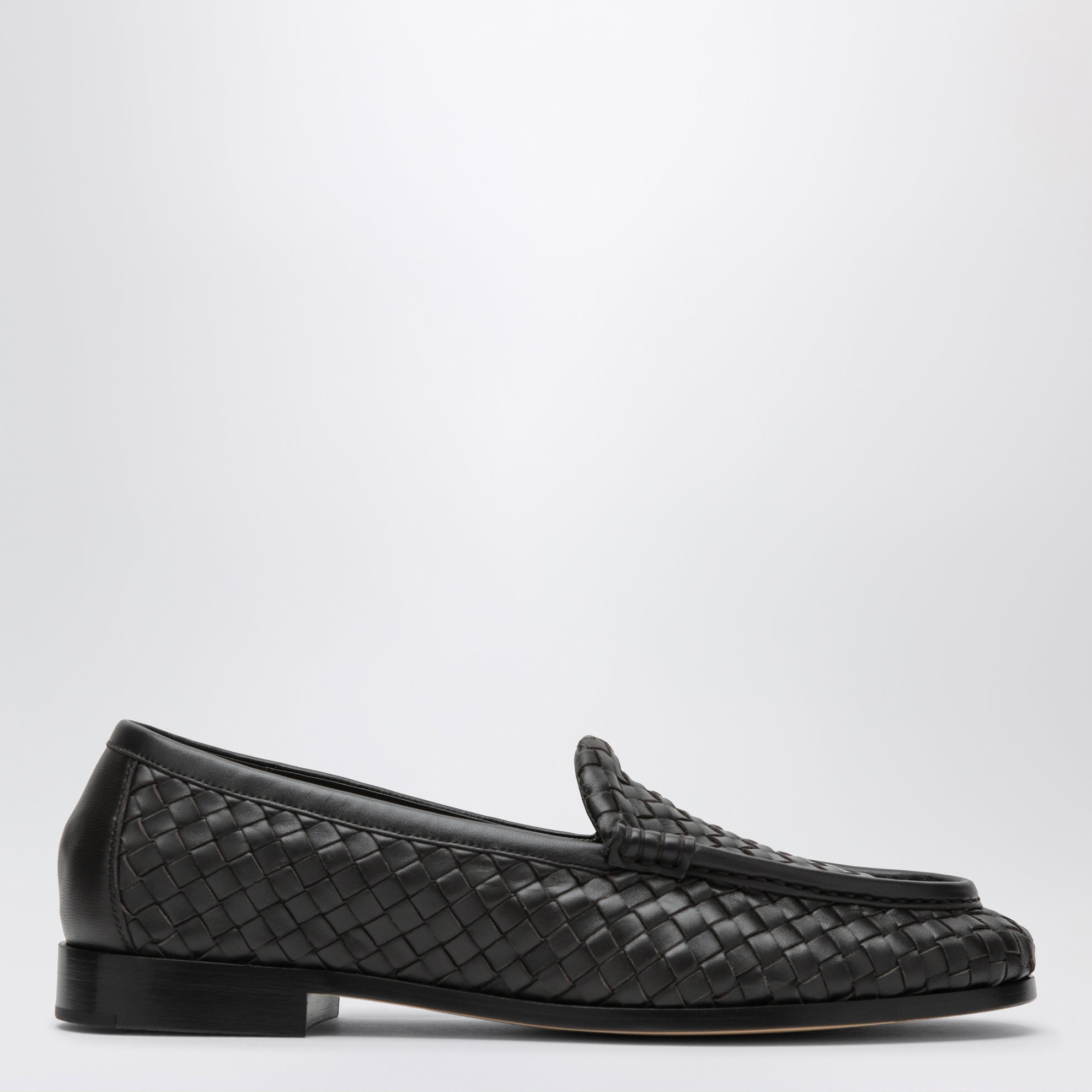 Silenzio loafers in espresso color with Intrecciato
