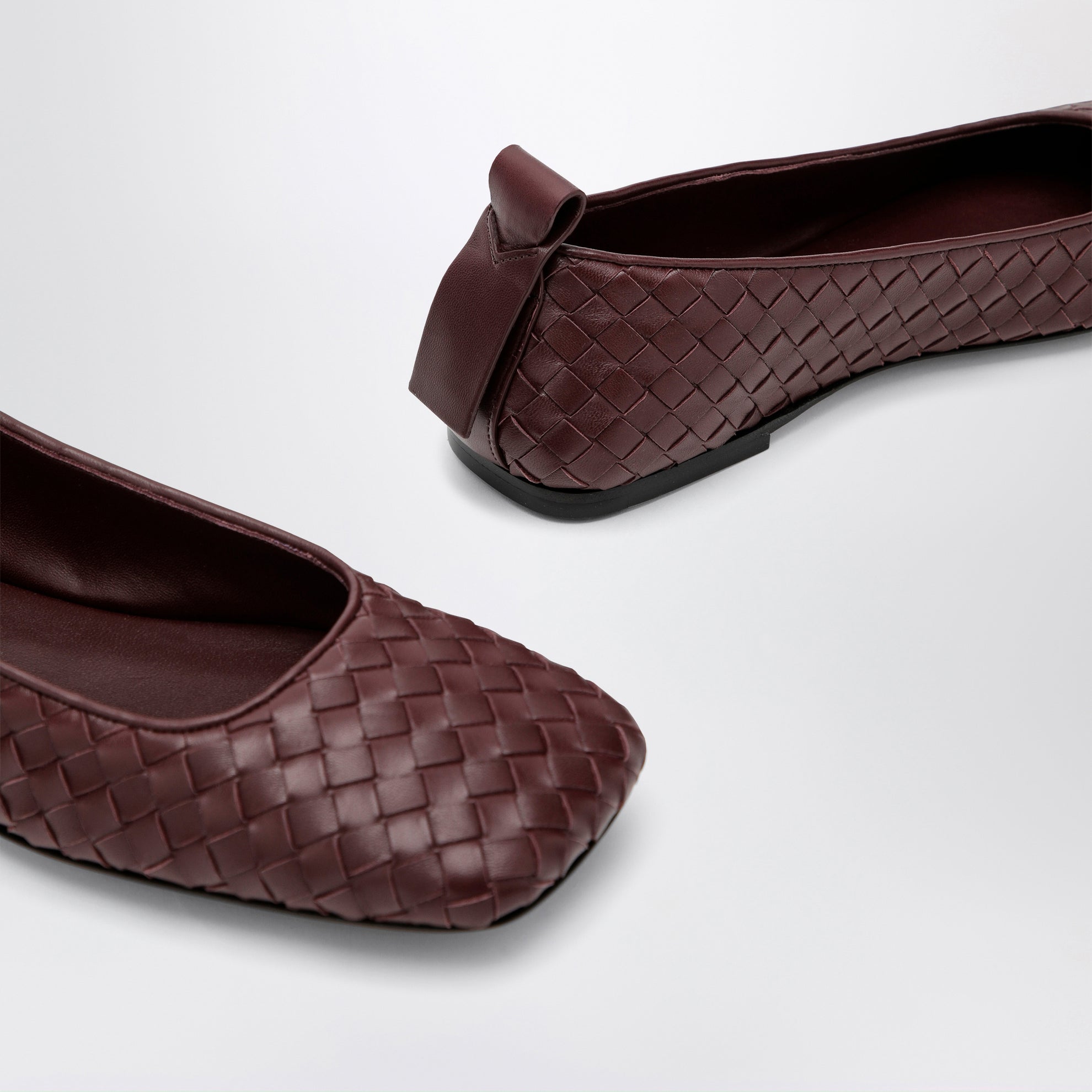 Ballerines Charlotte en cuir tressé couleur acajou