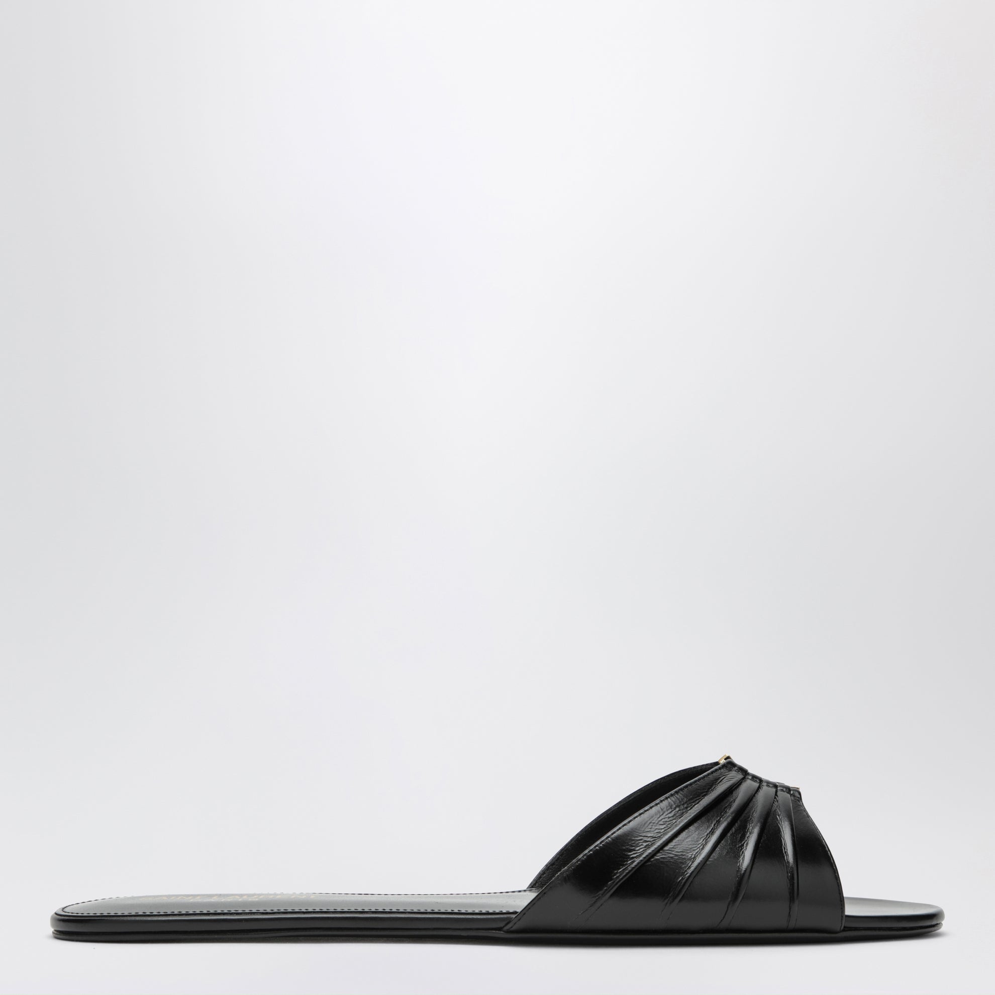 Babylone flat sandals in smooth black leather