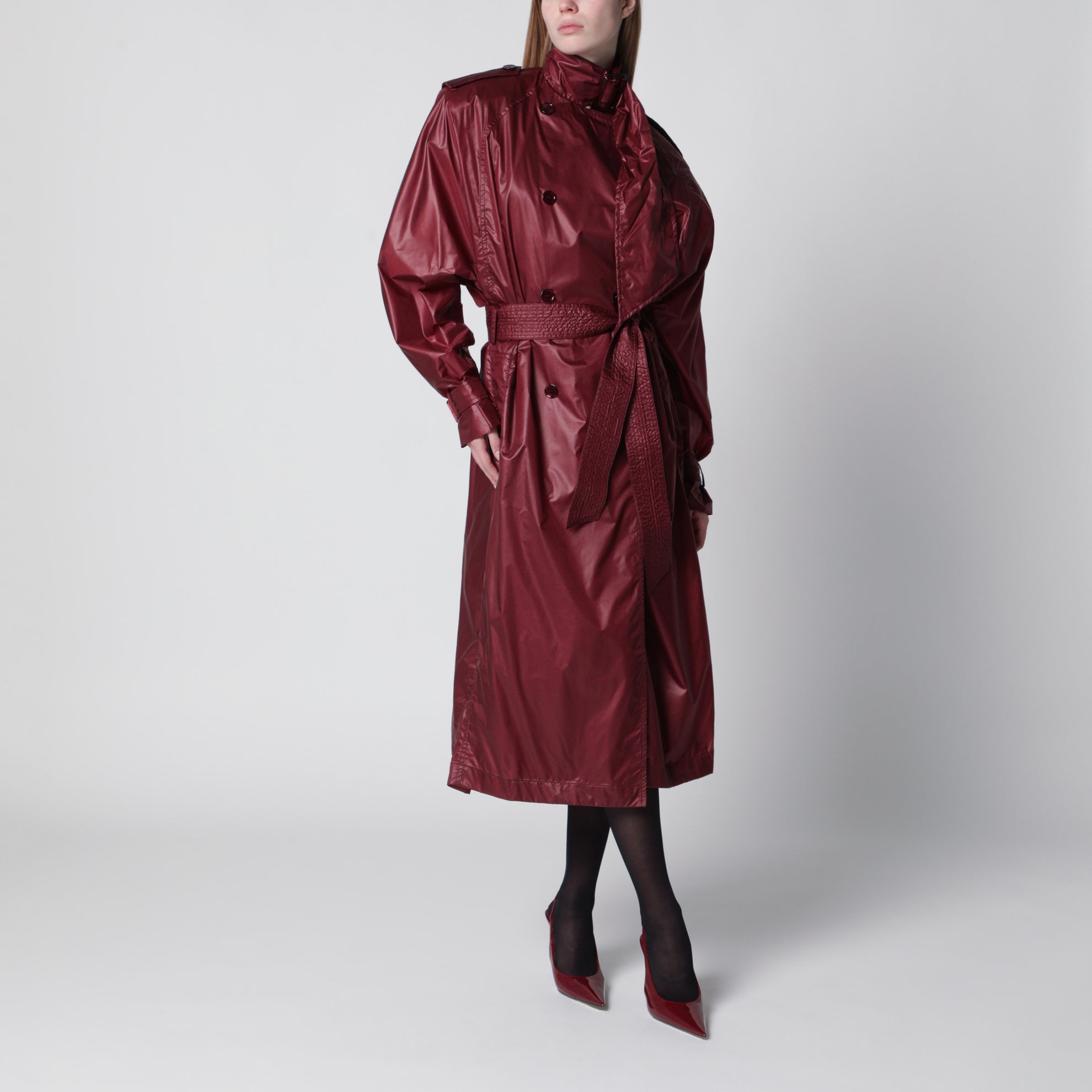 Burgundy waterproof nylon trench coat with lavallière