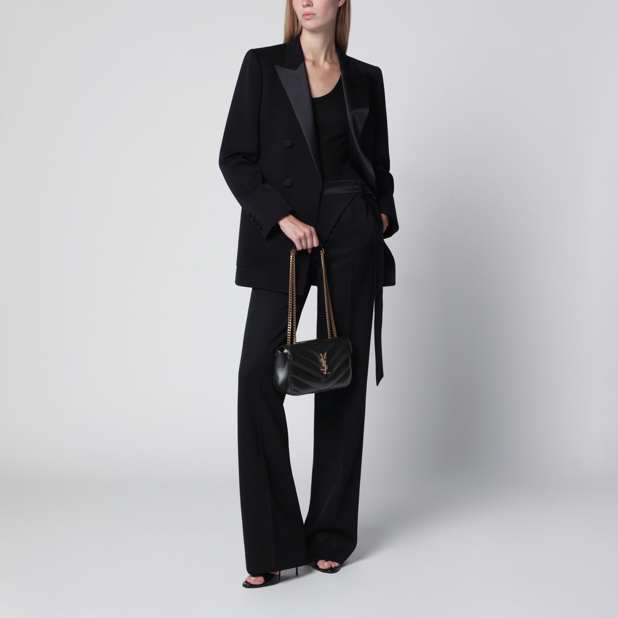 Loulou Schultertasche aus Leder mit Kettenriemen, schwarz