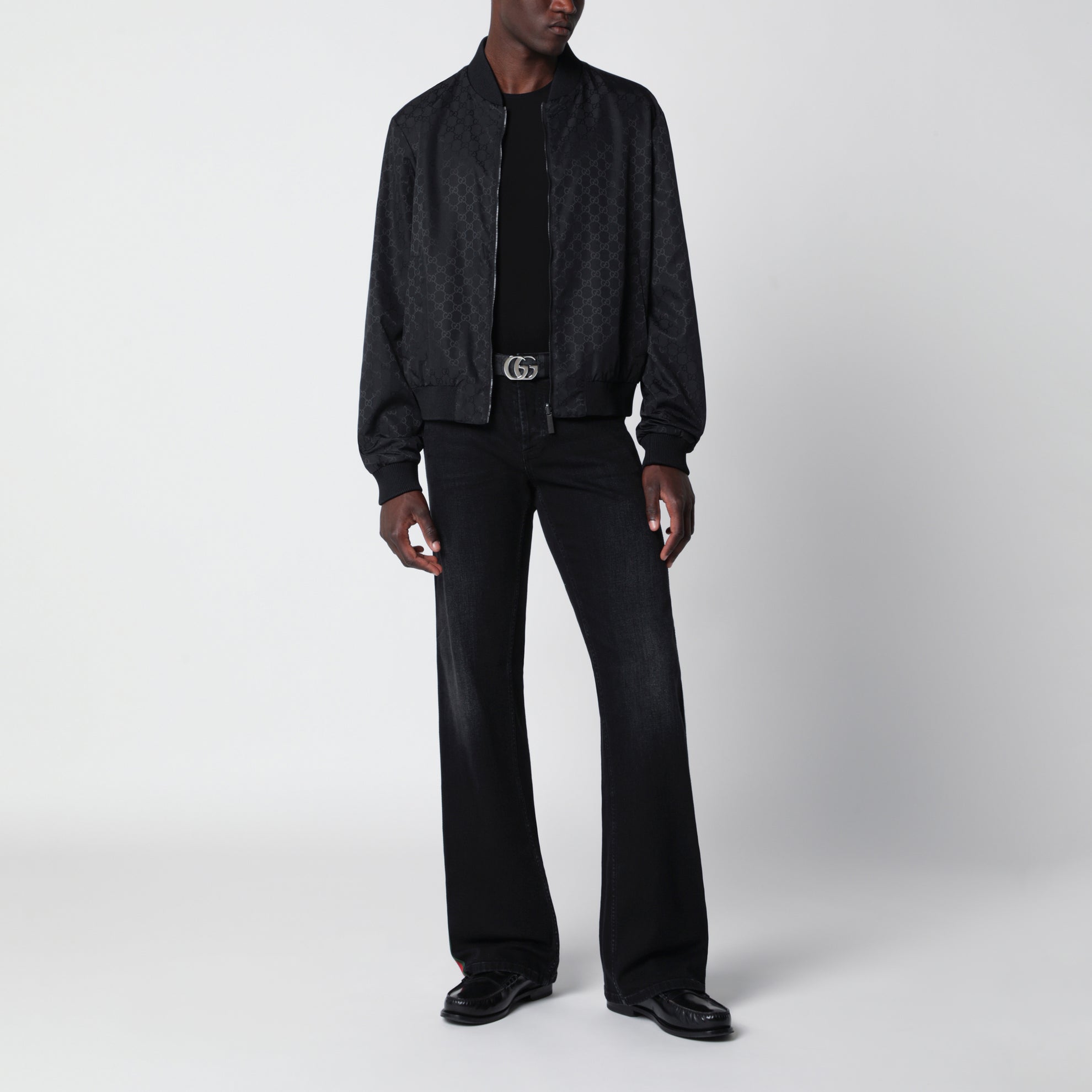 Schwarze Stretch-Denimhose mit Used-Effekt