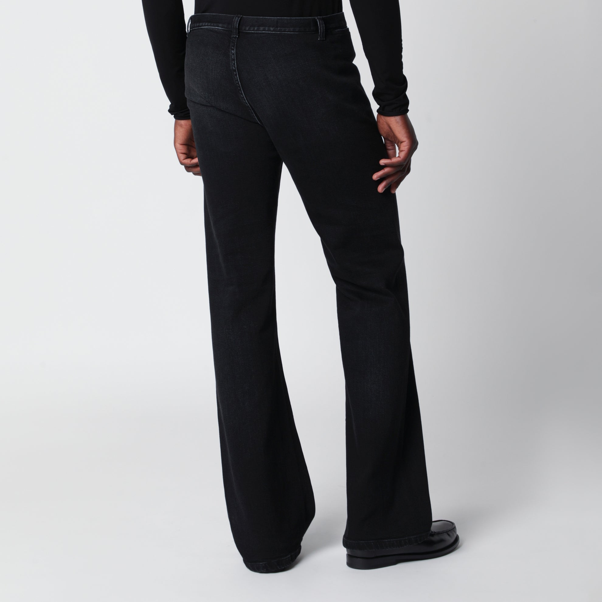 Schwarze Stretch-Denimhose mit Used-Effekt
