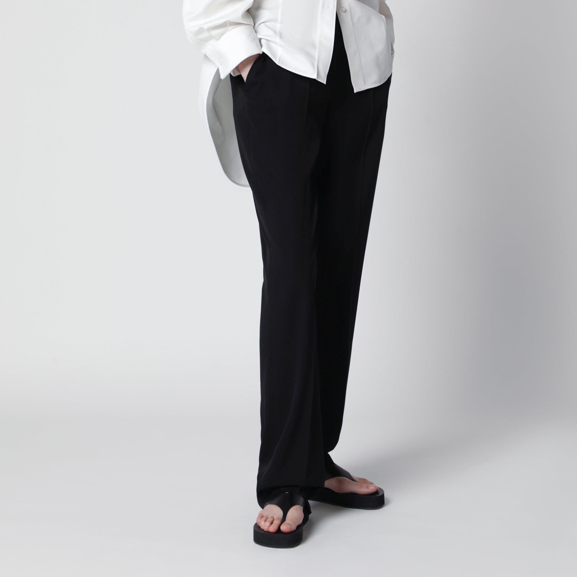 Pantaloni sartoriali slim in lana stretch neri