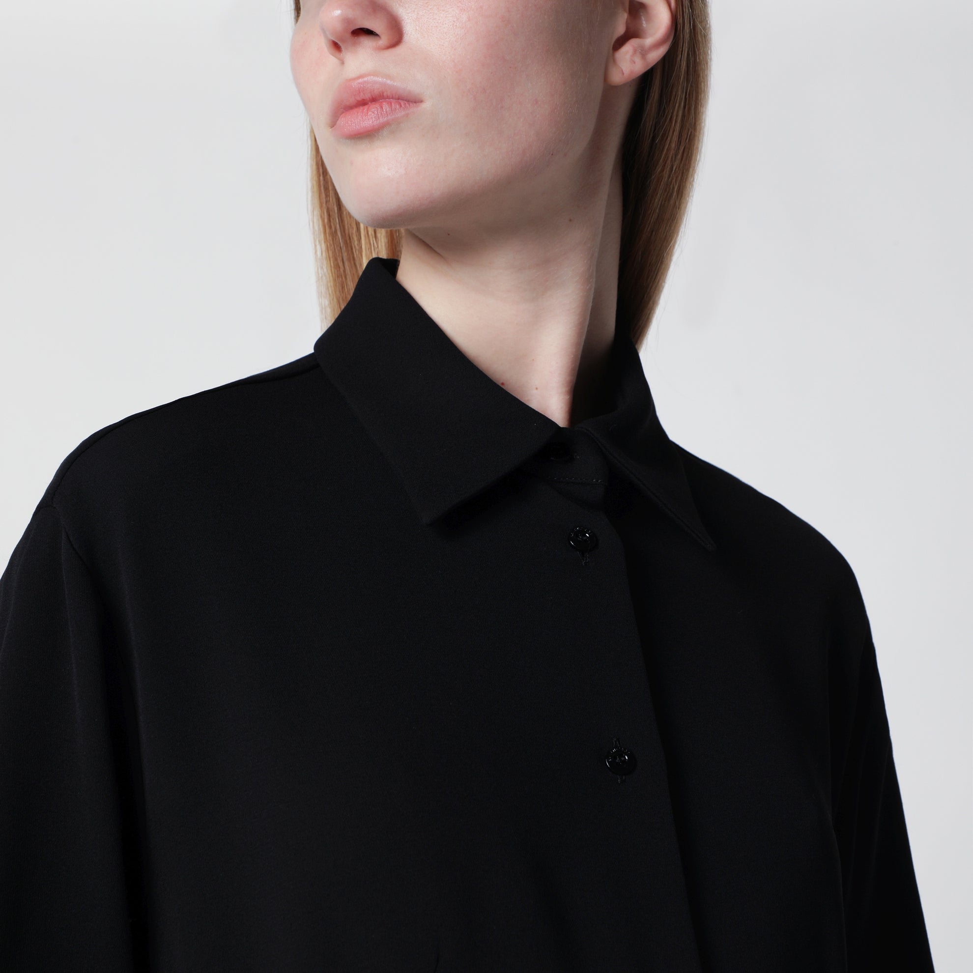 Robe-chemise noire en laine et soie