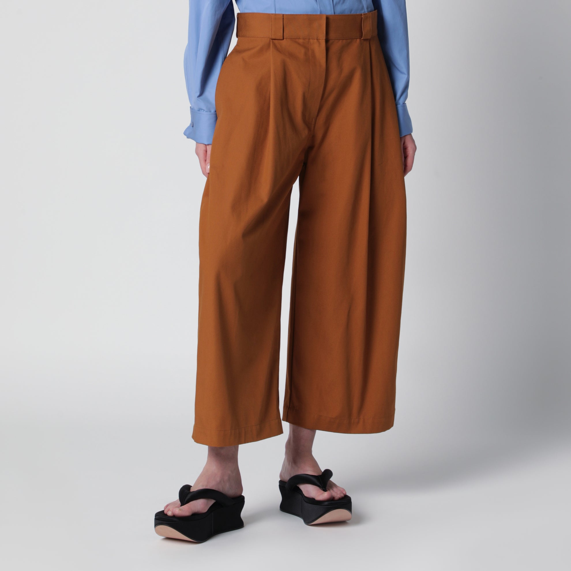 Camel-colored cotton trousers