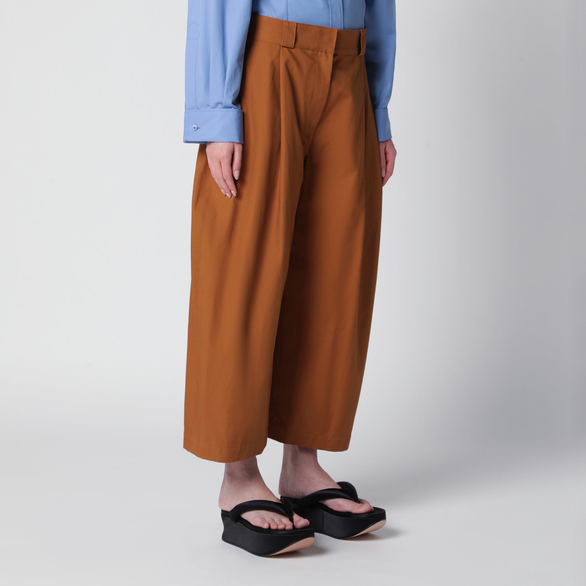Camel-colored cotton trousers