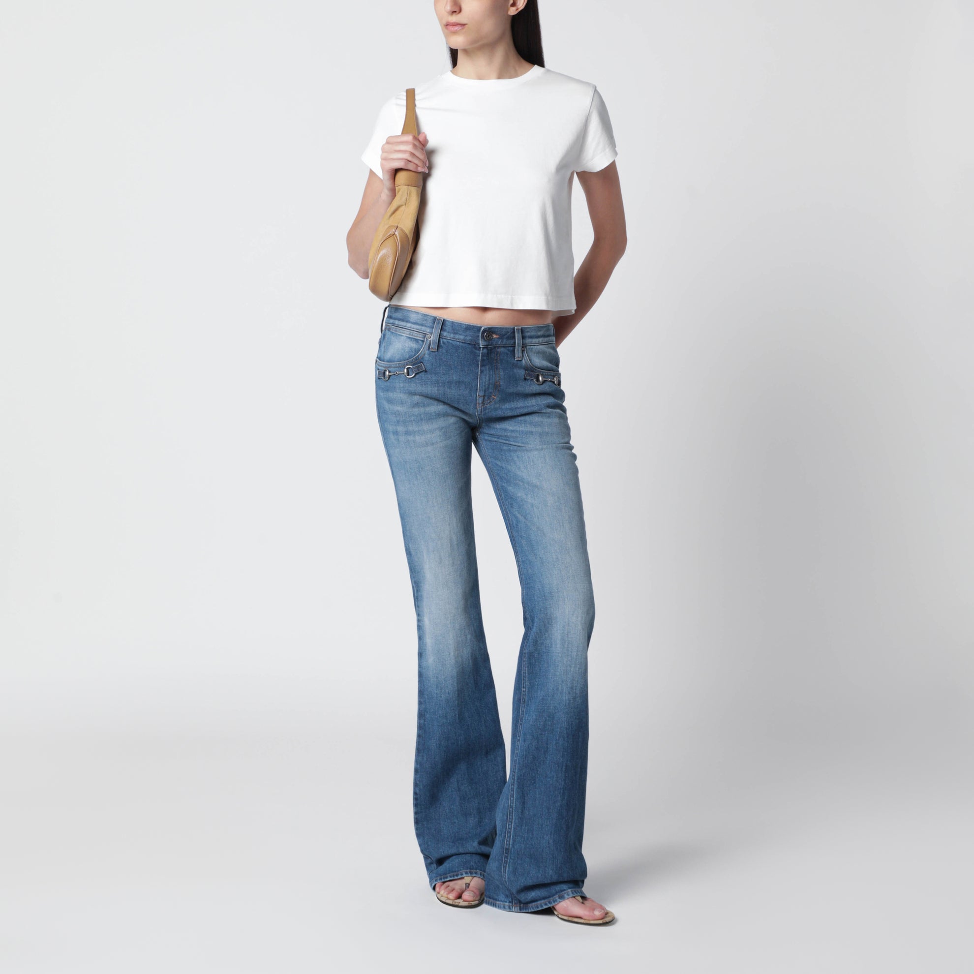 Low-Rise Flare-Jeans mit Horsebit aus Stretch-Denim, blau